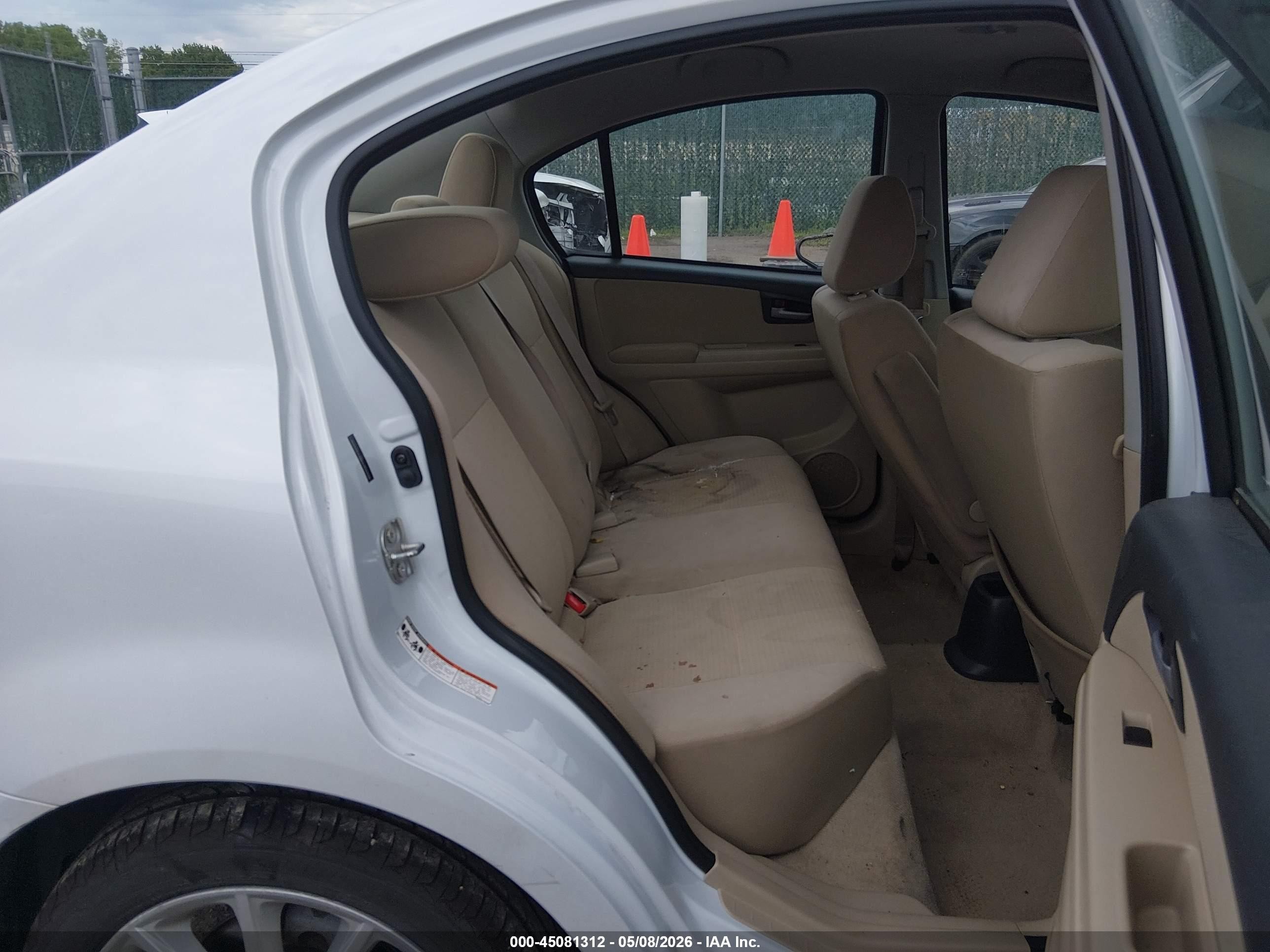2011 Suzuki Sx4 Le/le Anniversary Edition White vin: JS2YC5A28B6302925