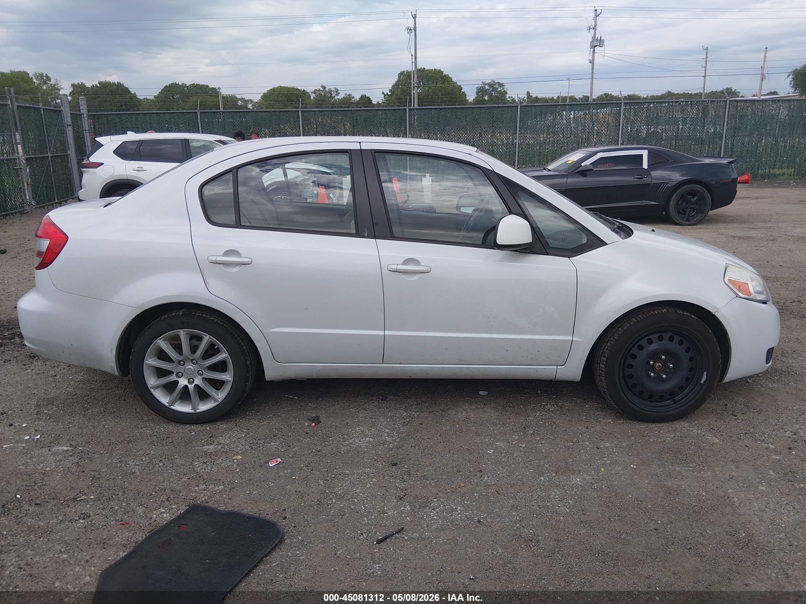 2011 Suzuki Sx4 Le/le Anniversary Edition White vin: JS2YC5A28B6302925