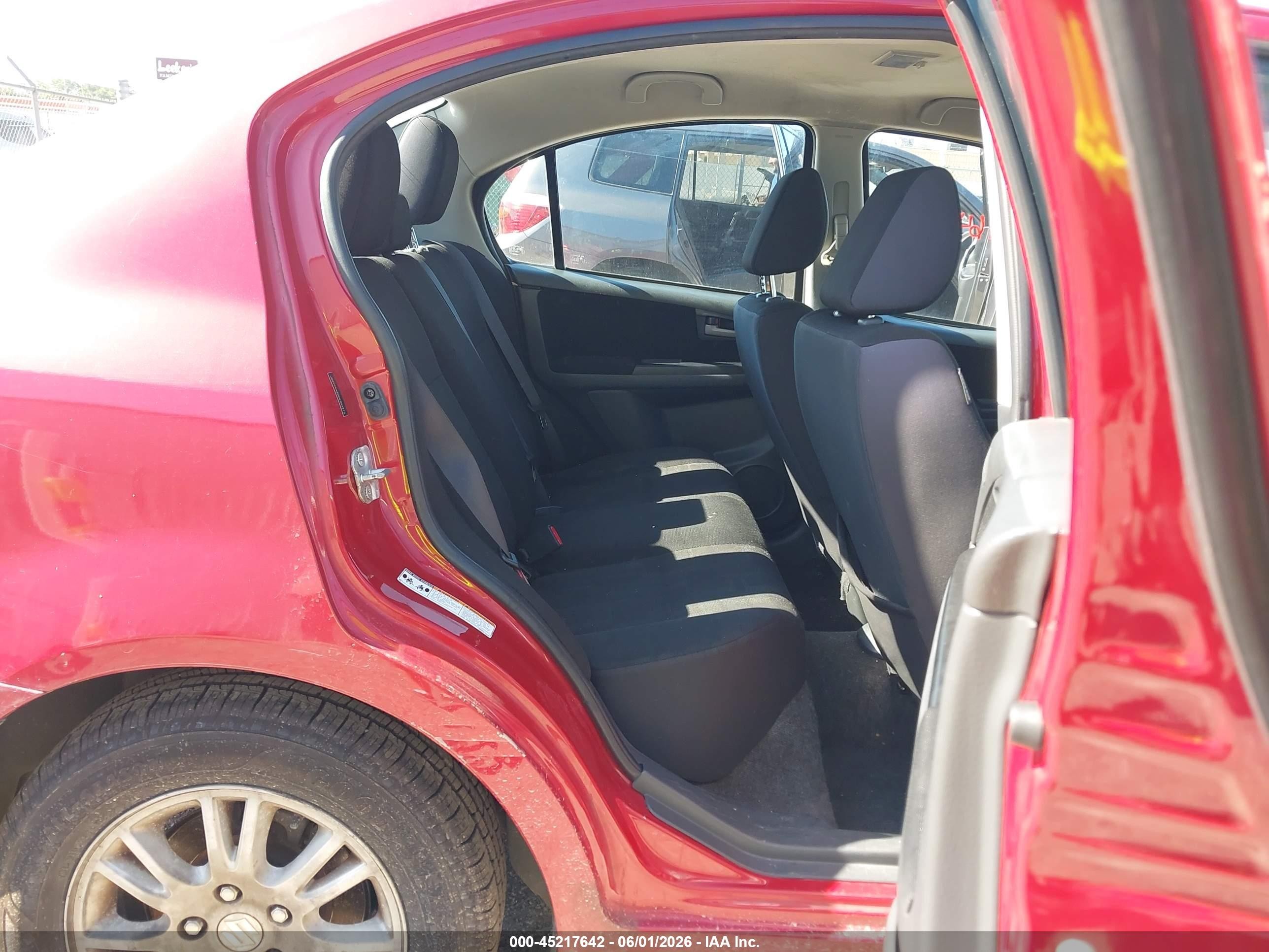 2012 Suzuki Sx4 Le/le Popular Red vin: JS2YC5A30C6304310