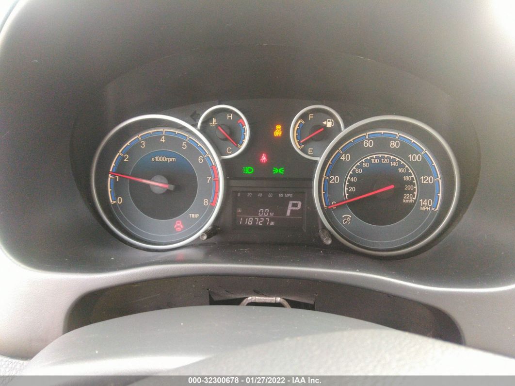 2013 Suzuki Sx4 Le Popular Silver vin: JS2YC5A33D6100537