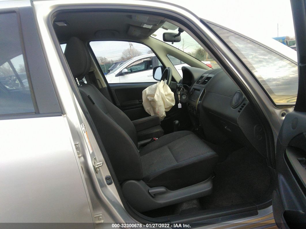 2013 Suzuki Sx4 Le Popular Silver vin: JS2YC5A33D6100537