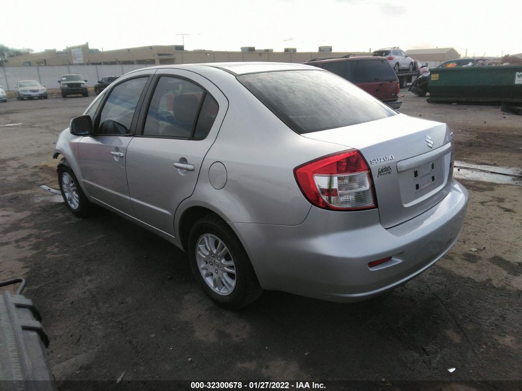 2013 Suzuki Sx4 Le Popular Silver vin: JS2YC5A33D6100537