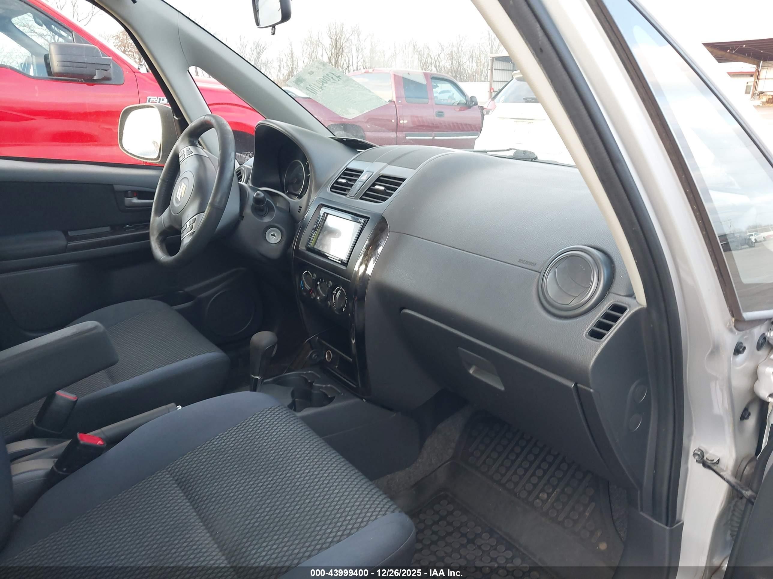 2013 Suzuki Sx4 Le/le Popular Silver vin: JS2YC5A33D6100814