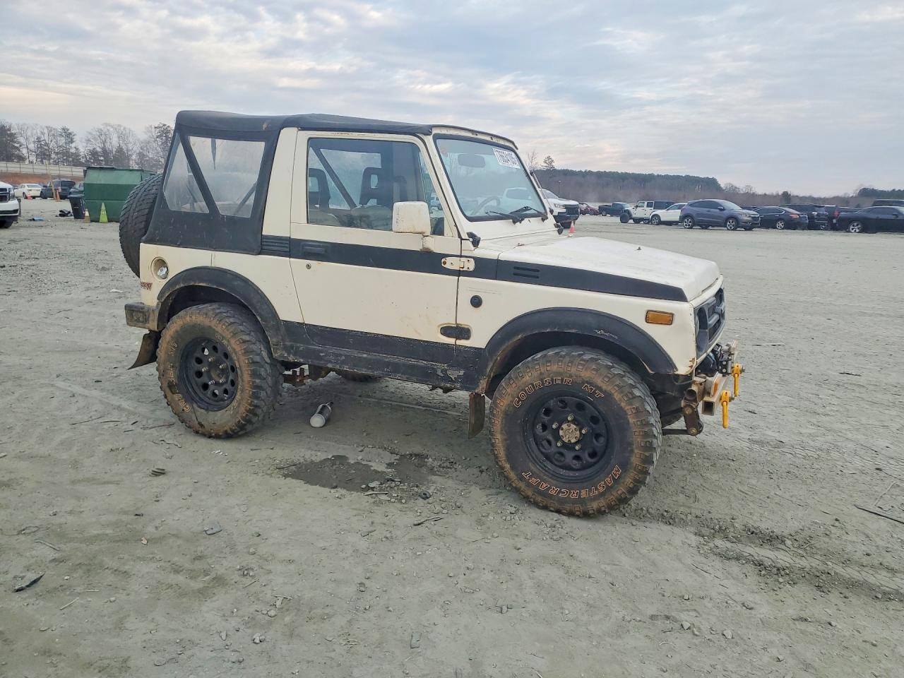 1986 Suzuki Samurai White vin: JS3JC51C8G4125415