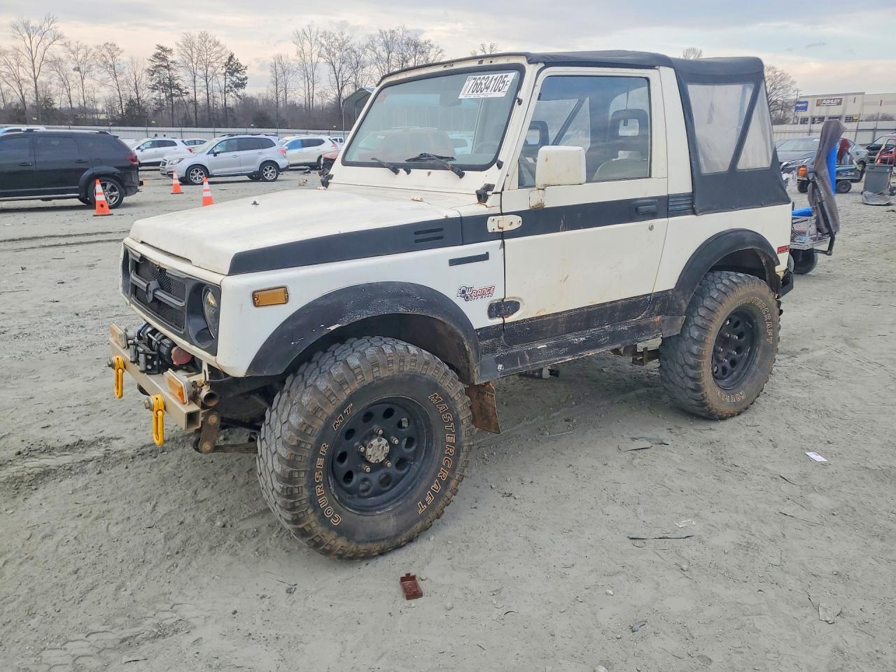 1986 Suzuki Samurai White vin: JS3JC51C8G4125415