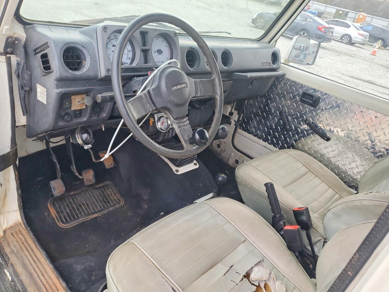 1986 Suzuki Samurai White vin: JS3JC51C8G4125415