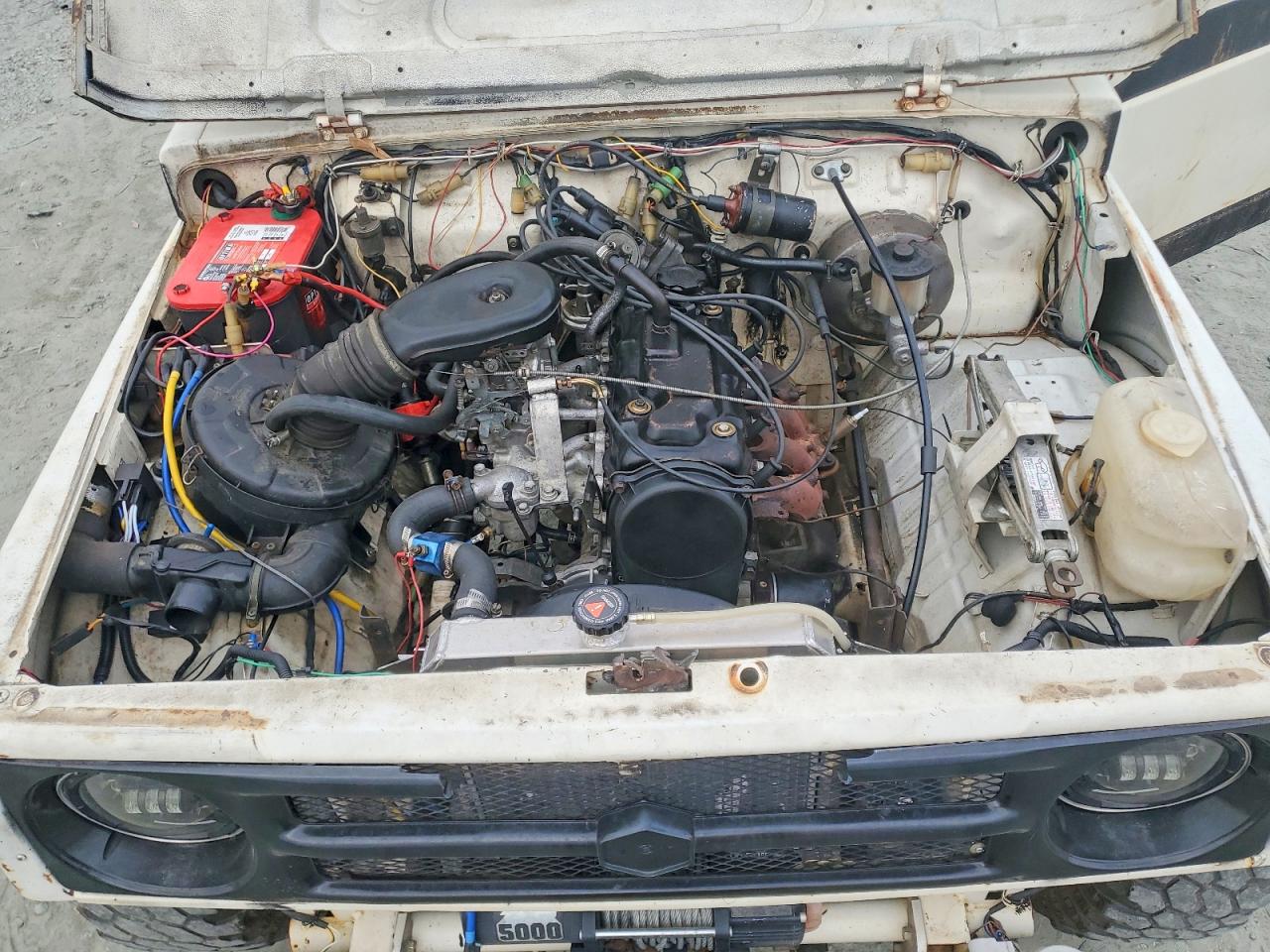 1986 Suzuki Samurai White vin: JS3JC51C8G4125415