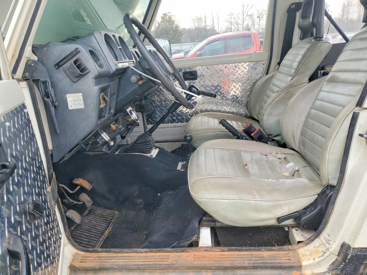 1986 Suzuki Samurai White vin: JS3JC51C8G4125415