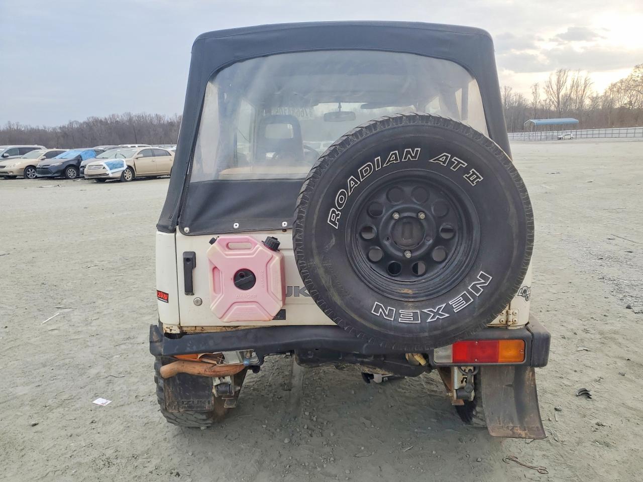 1986 Suzuki Samurai White vin: JS3JC51C8G4125415