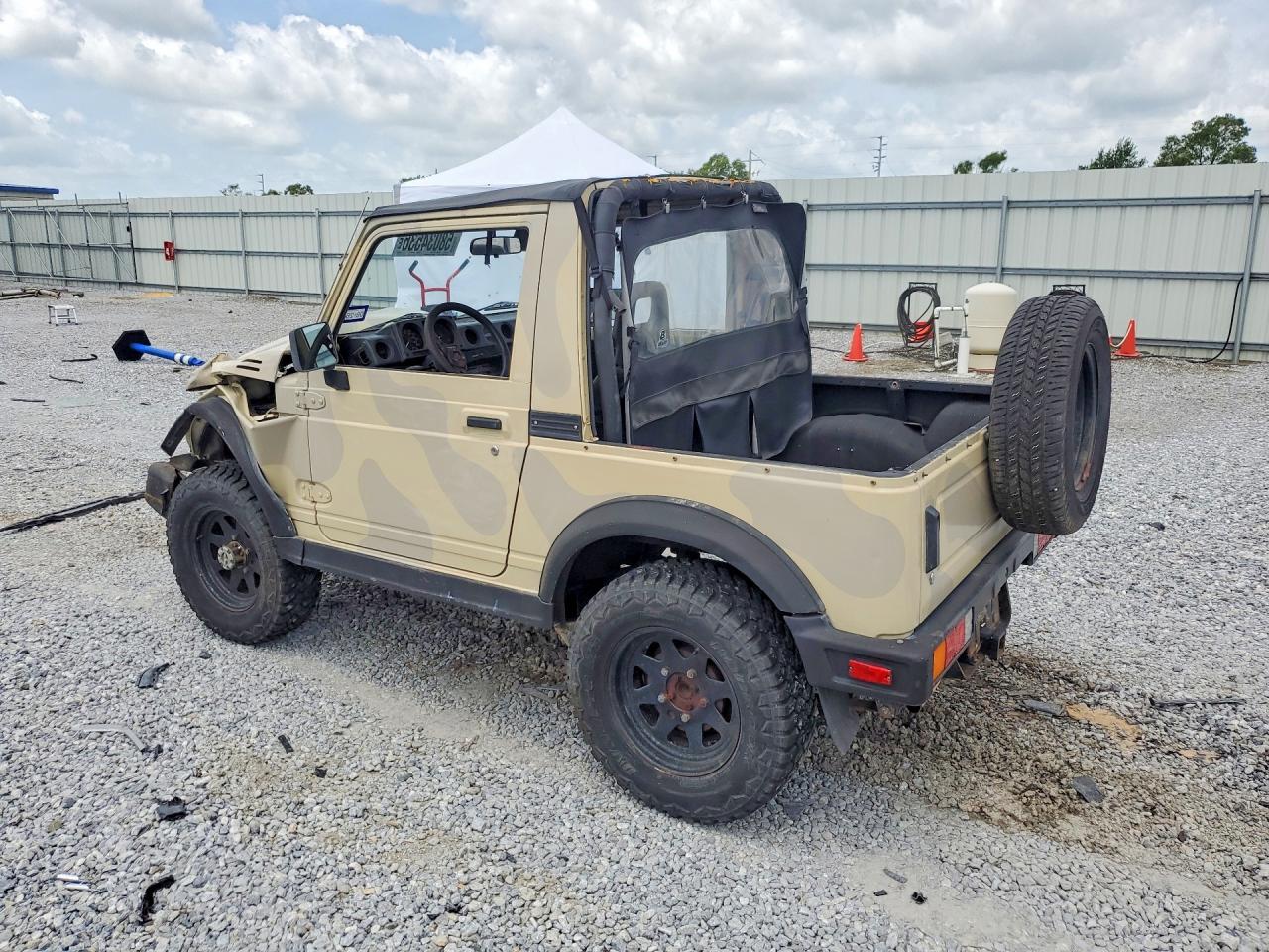 1987 Suzuki Samurai Tan vin: JS3JC51C9H4194227