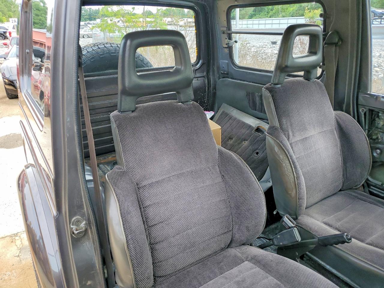 1986 Suzuki Samurai Black vin: JS3JC51V8G4110639