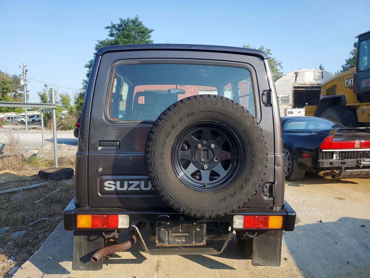 1986 Suzuki Samurai Black vin: JS3JC51V8G4110639