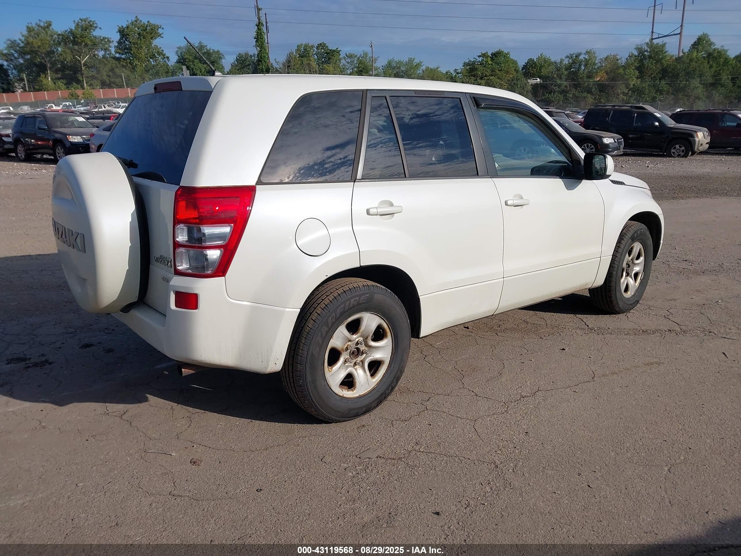 2010 Suzuki Grand Vitara Premium White vin: JS3TD0D21A4110094