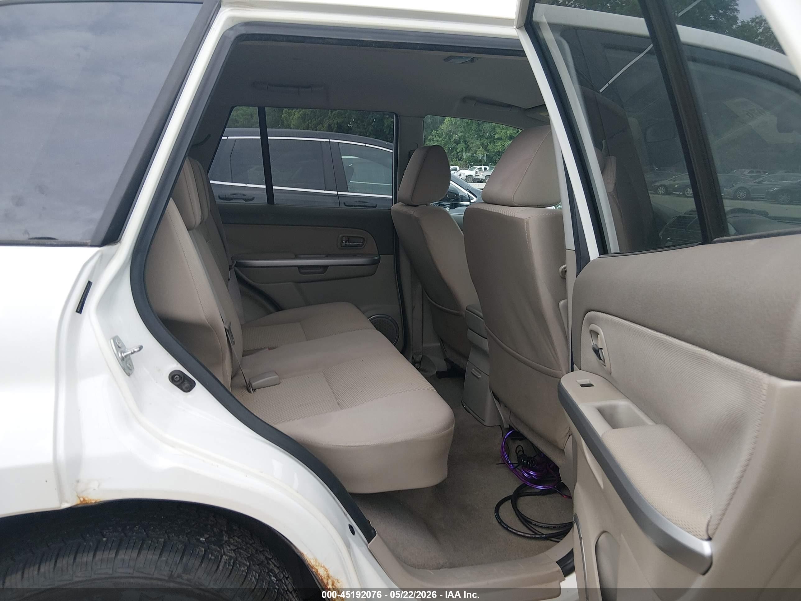 2010 Suzuki Grand Vitara Premium White vin: JS3TD0D23A4102529
