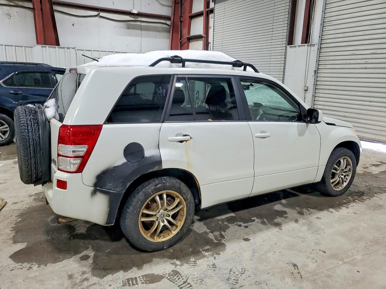 2011 Suzuki Grand Vitara Premium White vin: JS3TD0D24B4100967