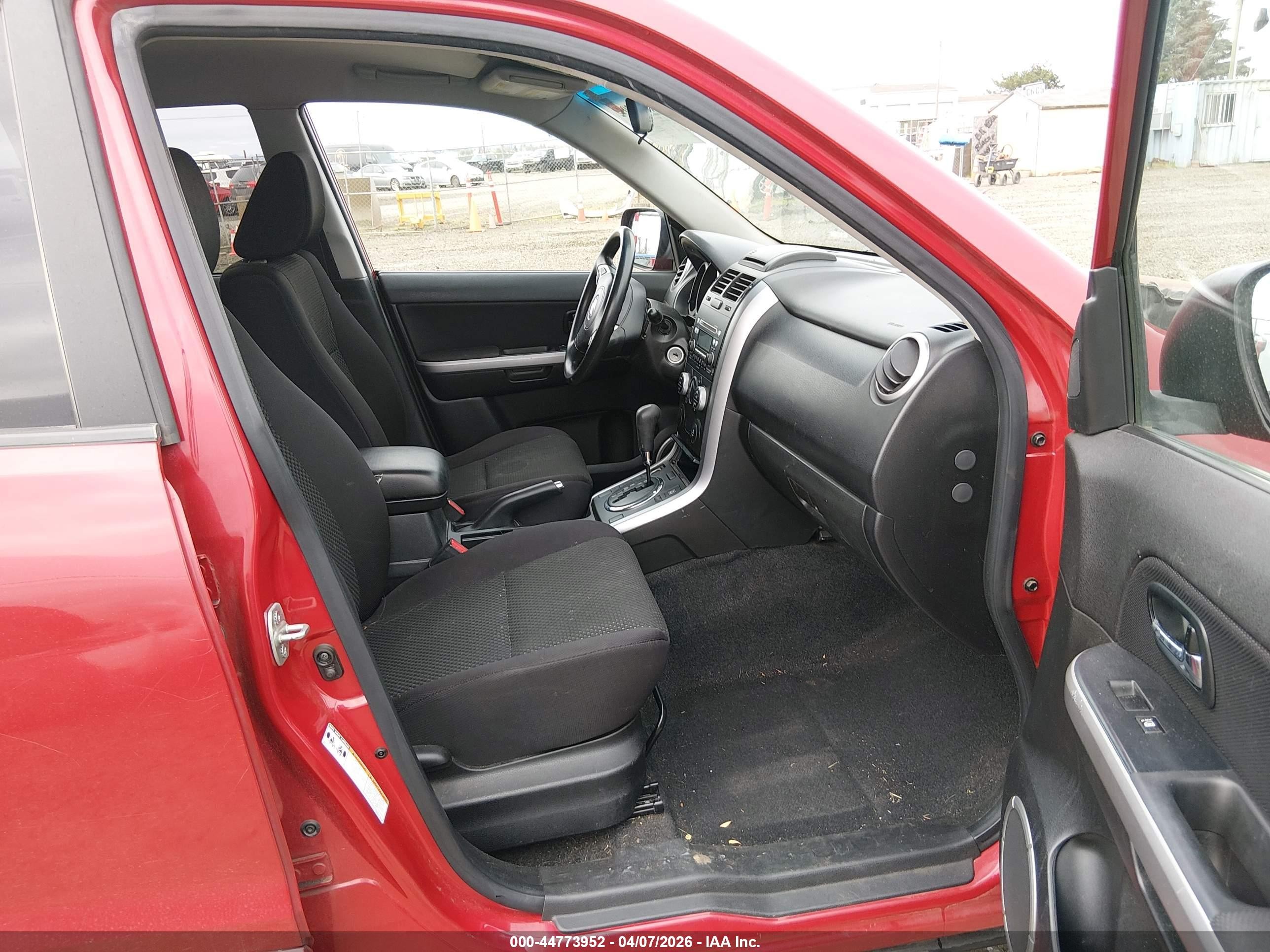 2012 Suzuki Grand Vitara Premium Red vin: JS3TD0D29C4100920