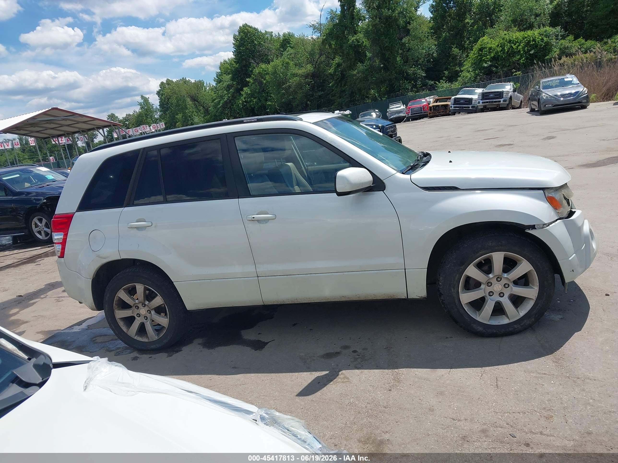 2011 Suzuki Grand Vitara Limited White vin: JS3TD0D70B4100010