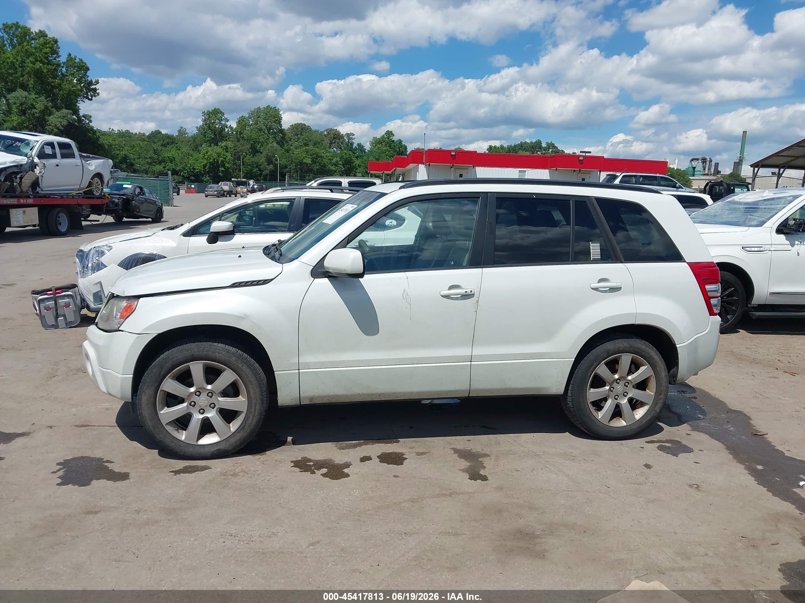 2011 Suzuki Grand Vitara Limited White vin: JS3TD0D70B4100010