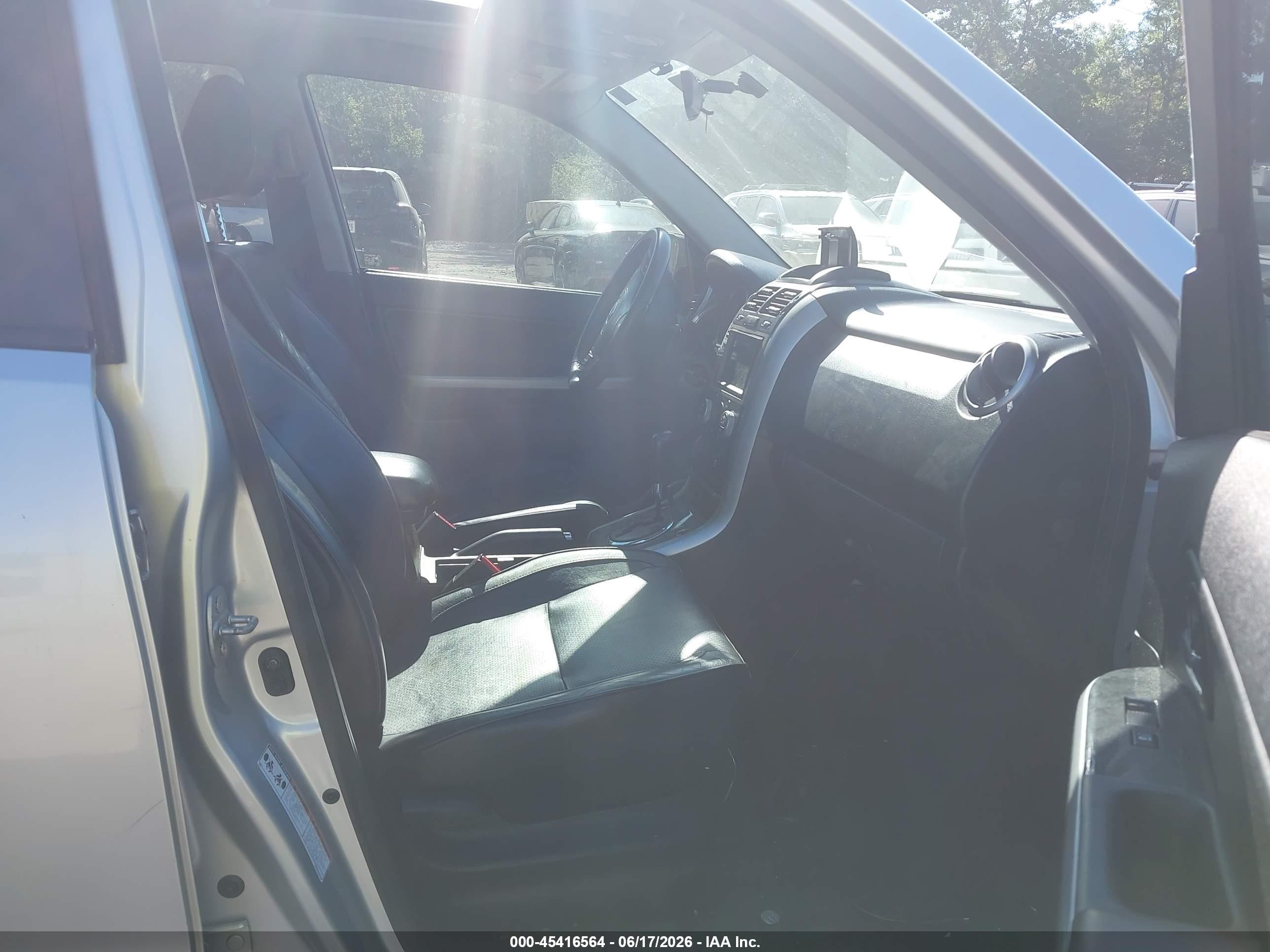 2012 Suzuki Grand Vitara Limited Silver vin: JS3TD0D71C4100003