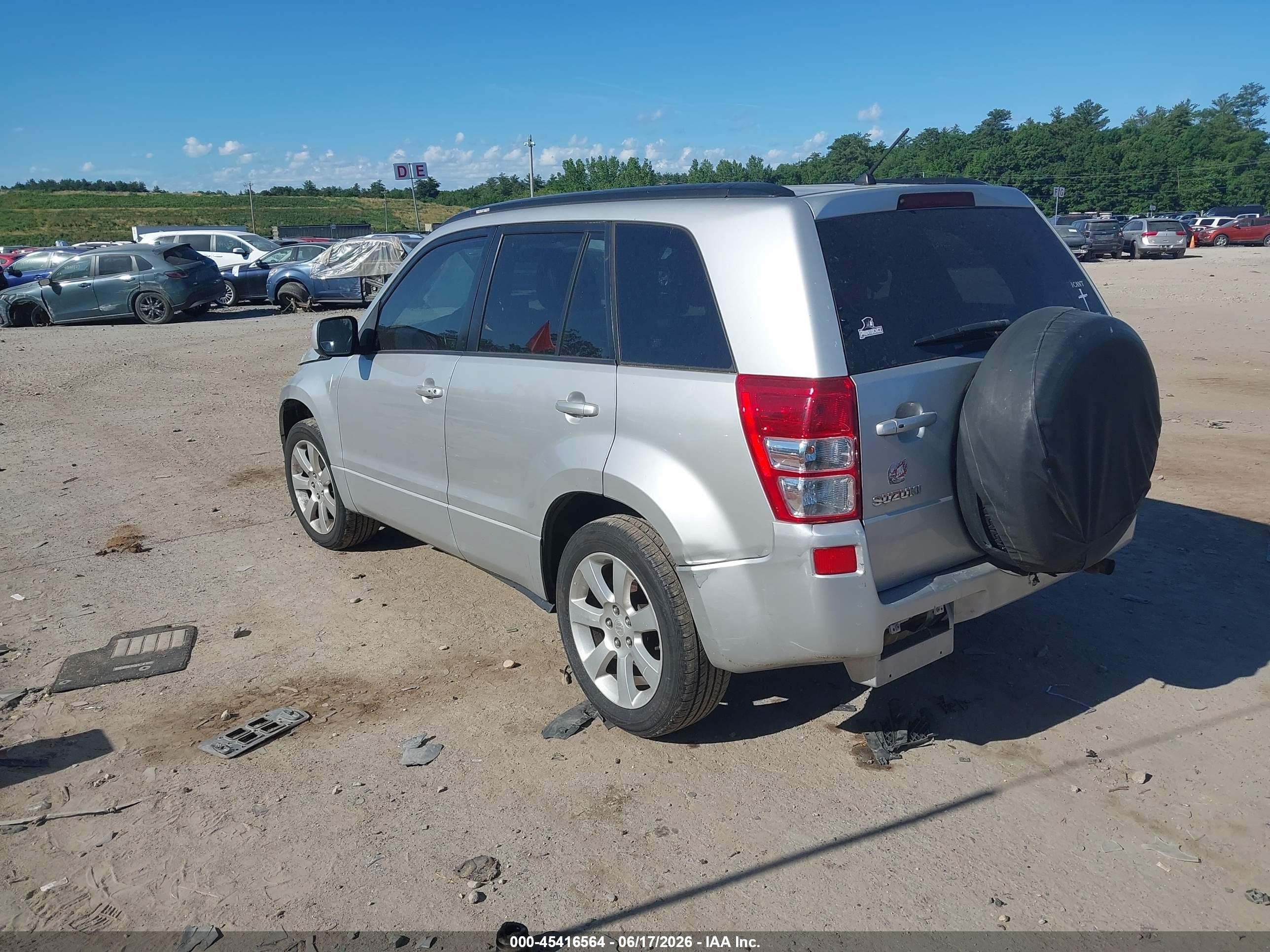2012 Suzuki Grand Vitara Limited Silver vin: JS3TD0D71C4100003
