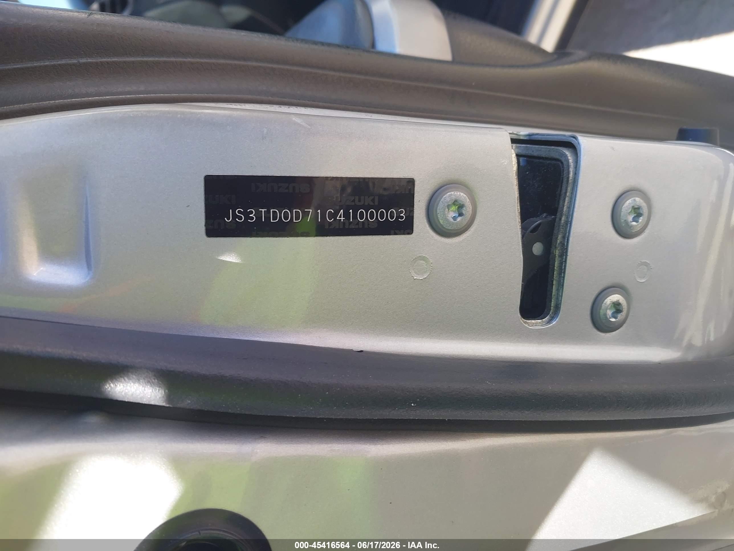 2012 Suzuki Grand Vitara Limited Silver vin: JS3TD0D71C4100003