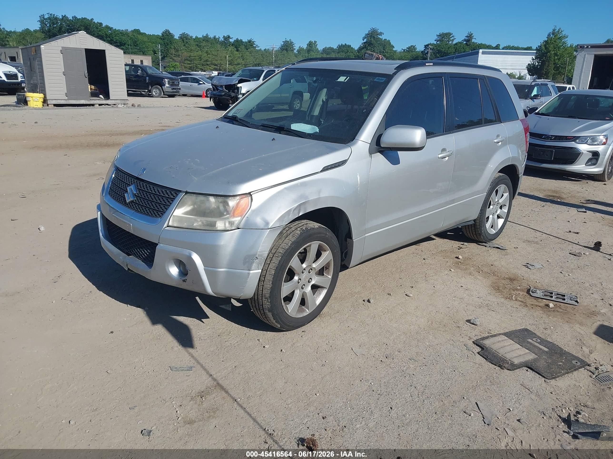 2012 Suzuki Grand Vitara Limited Silver vin: JS3TD0D71C4100003