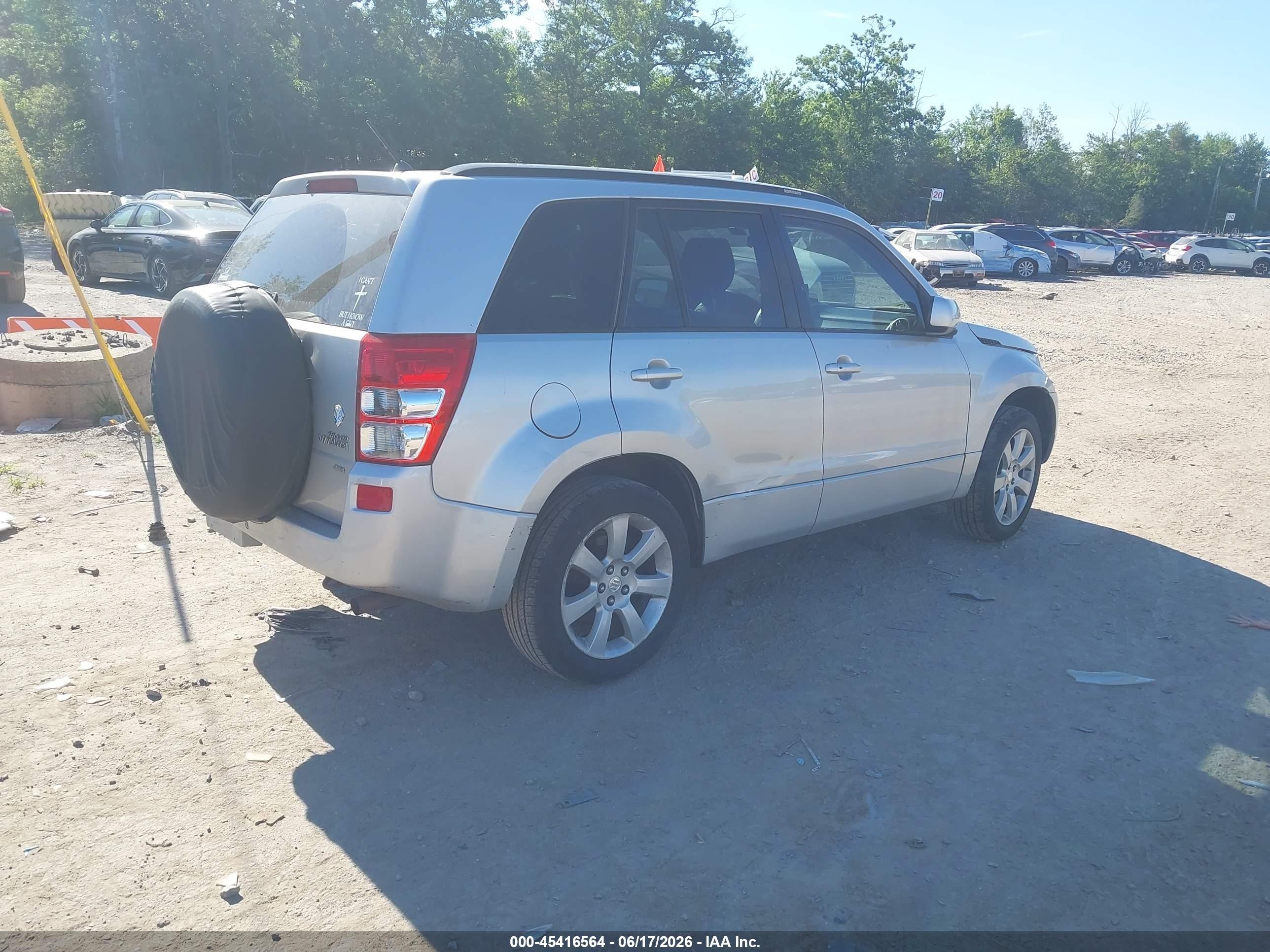 2012 Suzuki Grand Vitara Limited Silver vin: JS3TD0D71C4100003