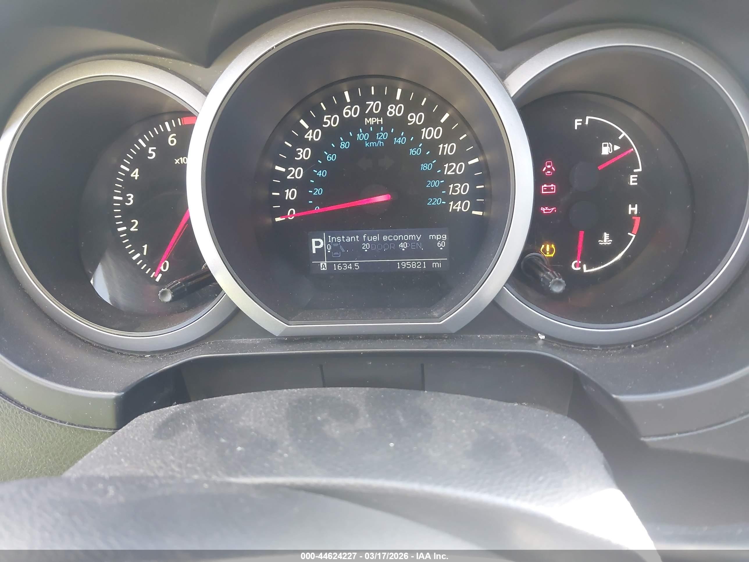 2012 Suzuki Grand Vitara Limited Silver vin: JS3TD0D71C4100146