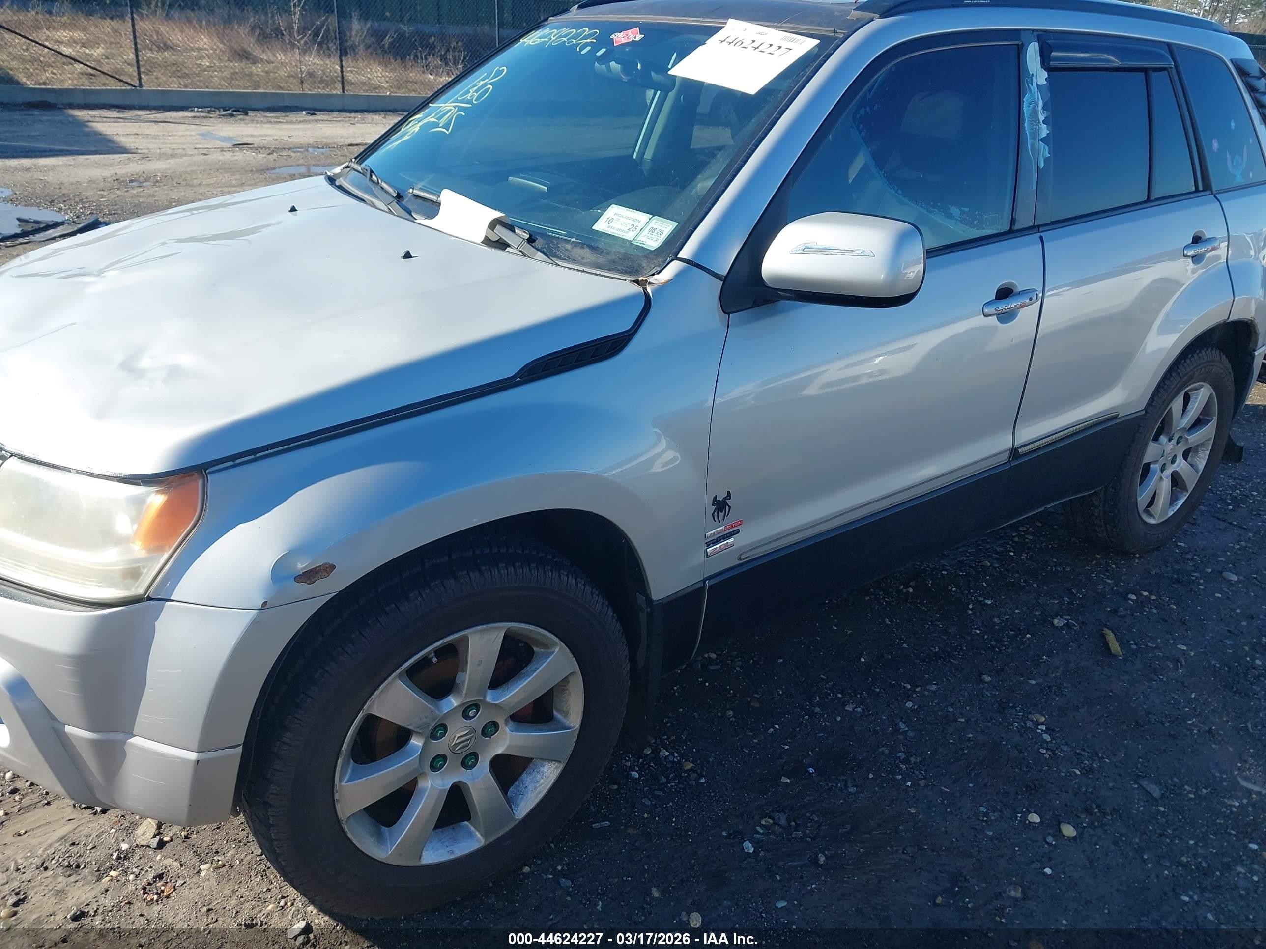 2012 Suzuki Grand Vitara Limited Silver vin: JS3TD0D71C4100146