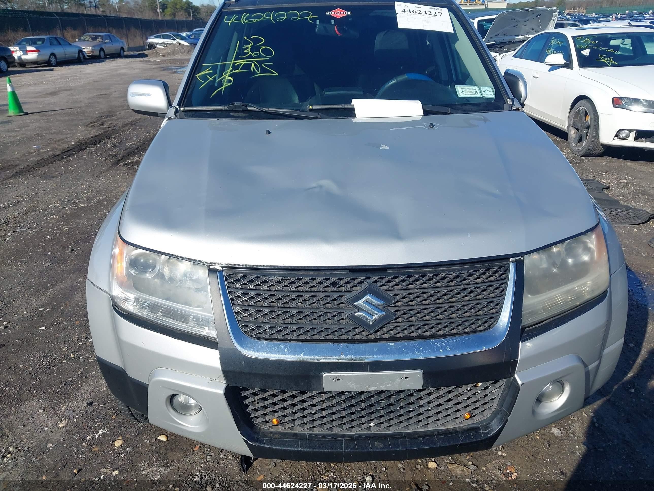 2012 Suzuki Grand Vitara Limited Silver vin: JS3TD0D71C4100146