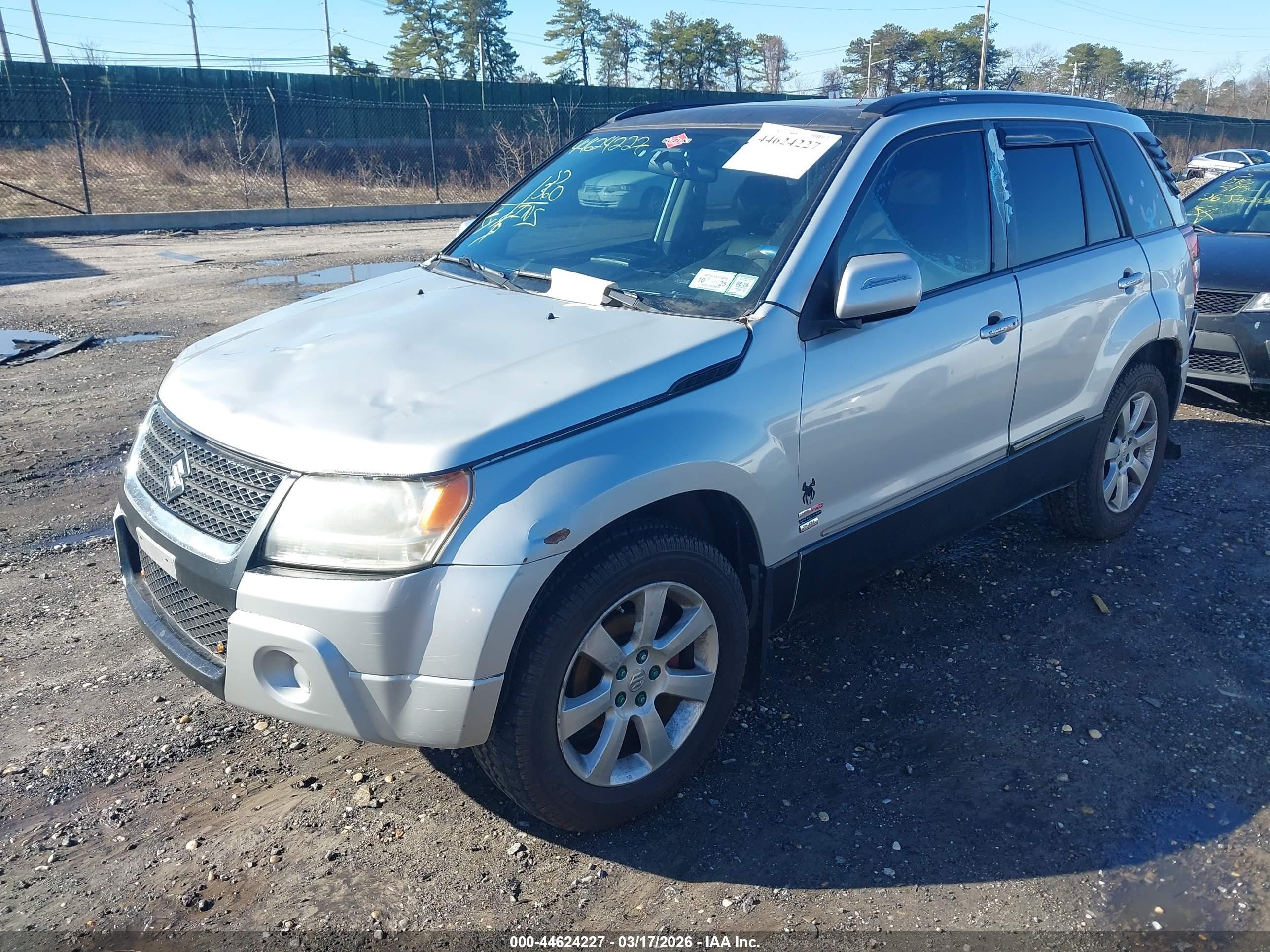 2012 Suzuki Grand Vitara Limited Silver vin: JS3TD0D71C4100146