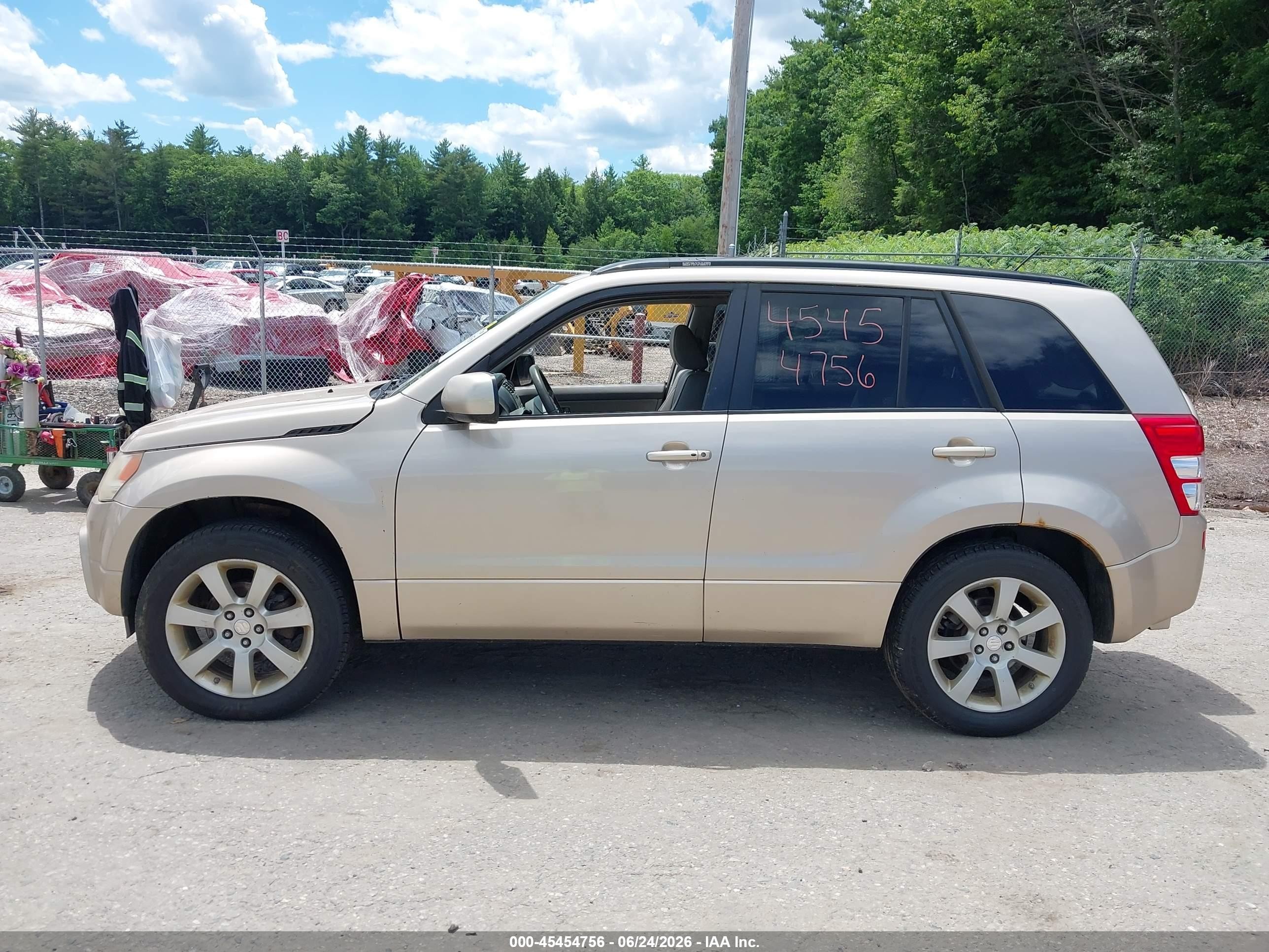 2012 Suzuki Grand Vitara Limited Gold vin: JS3TD0D76C4100045