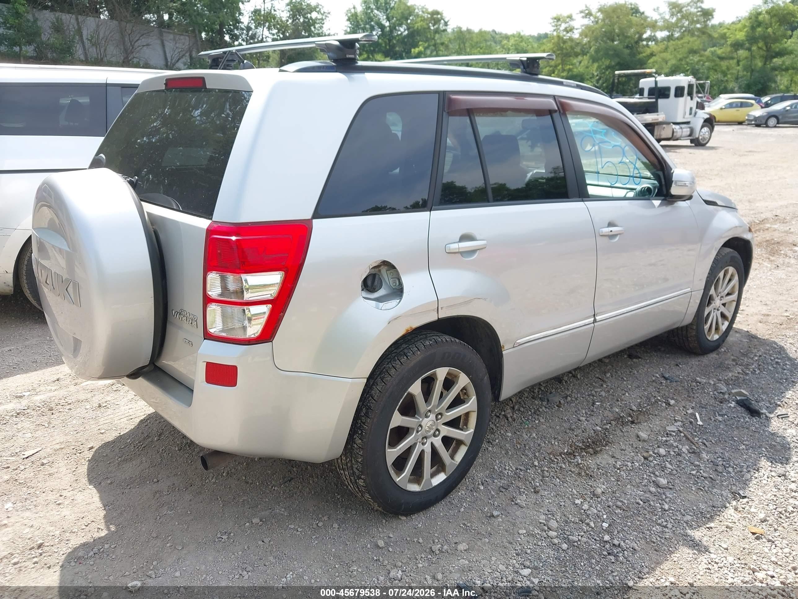 2013 Suzuki Grand Vitara Limited Silver vin: JS3TD0D78D4100369