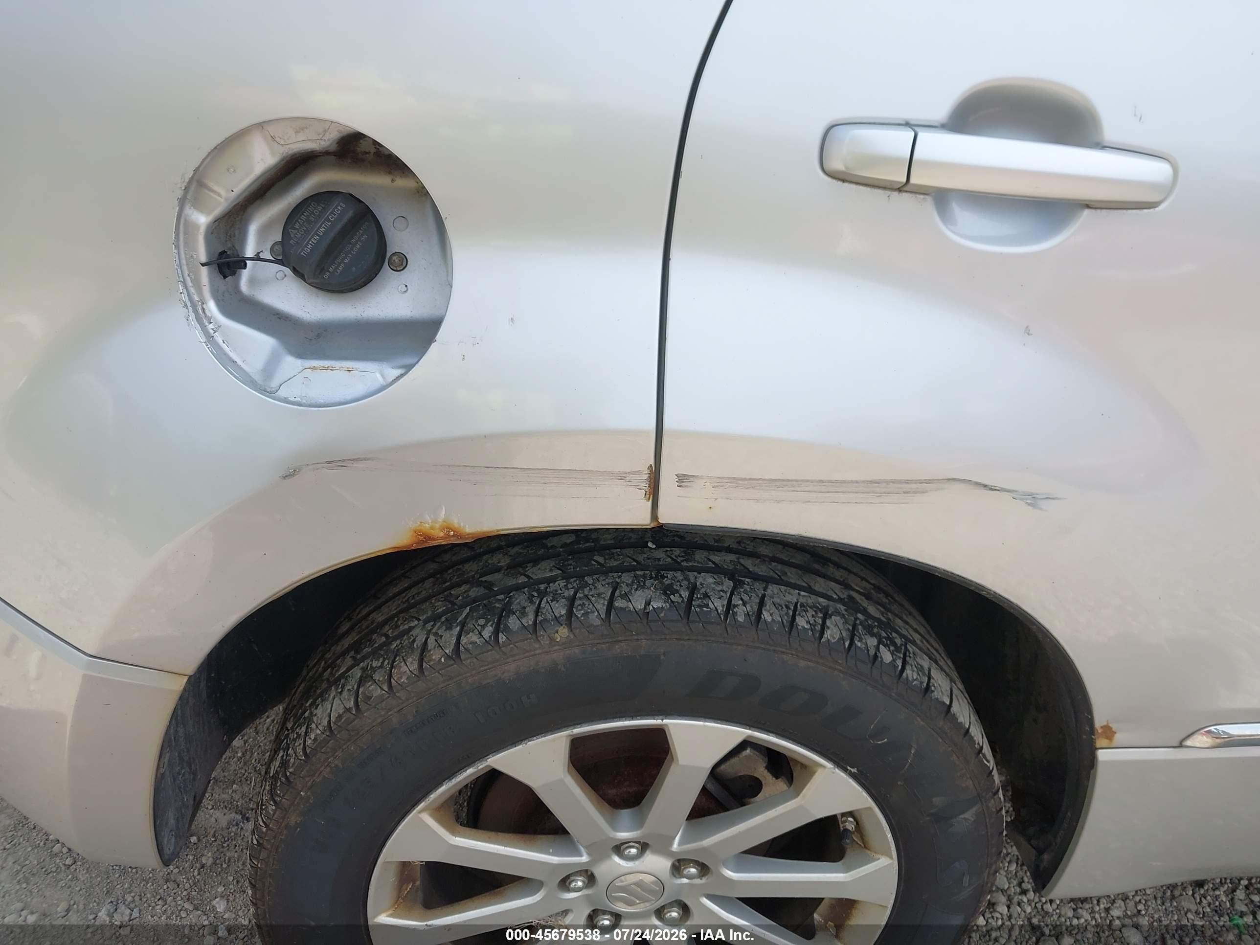 2013 Suzuki Grand Vitara Limited Silver vin: JS3TD0D78D4100369