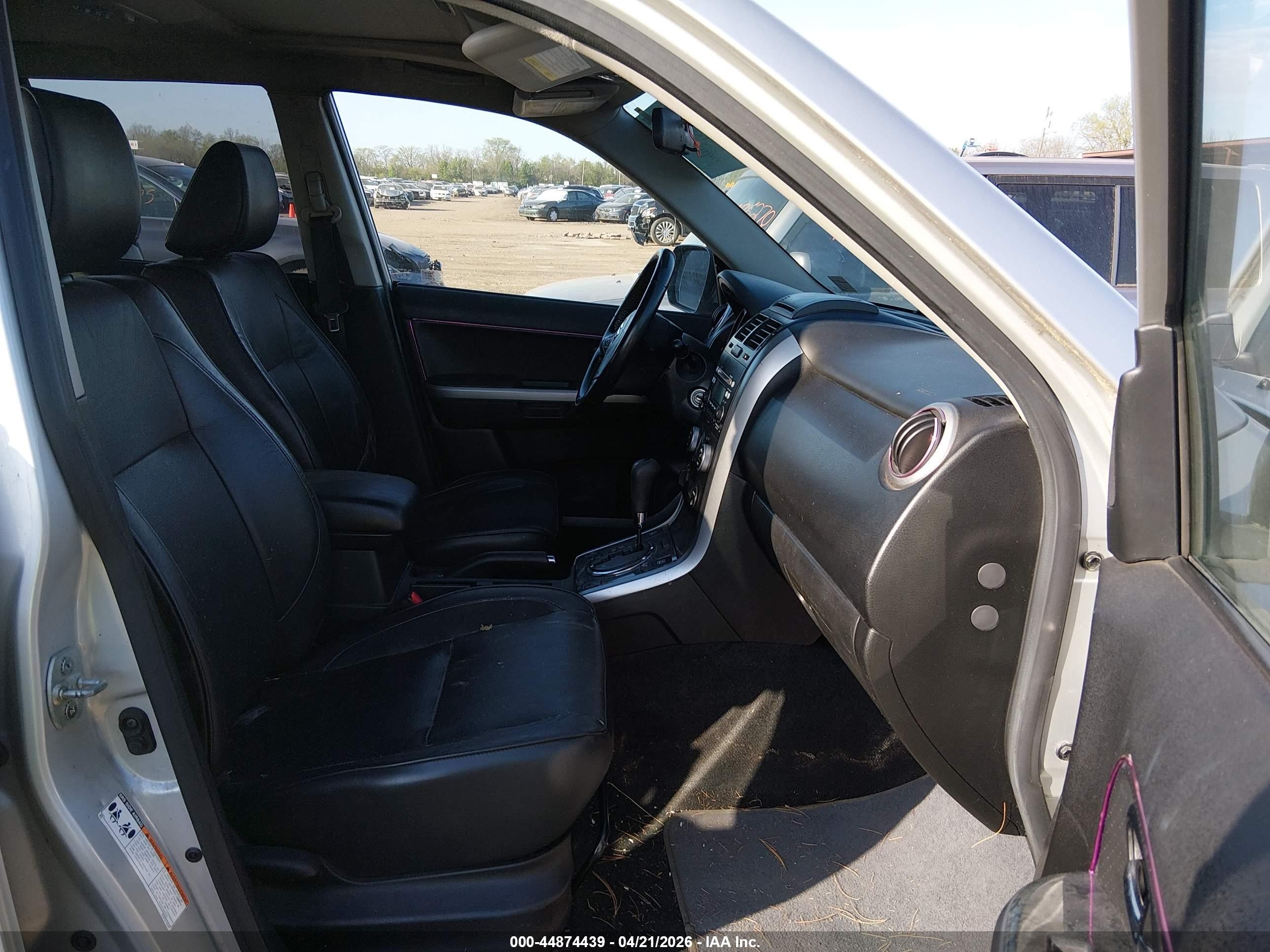 2010 Suzuki Grand Vitara Limited V6 Серебряный vin: JS3TD1D93A4100153