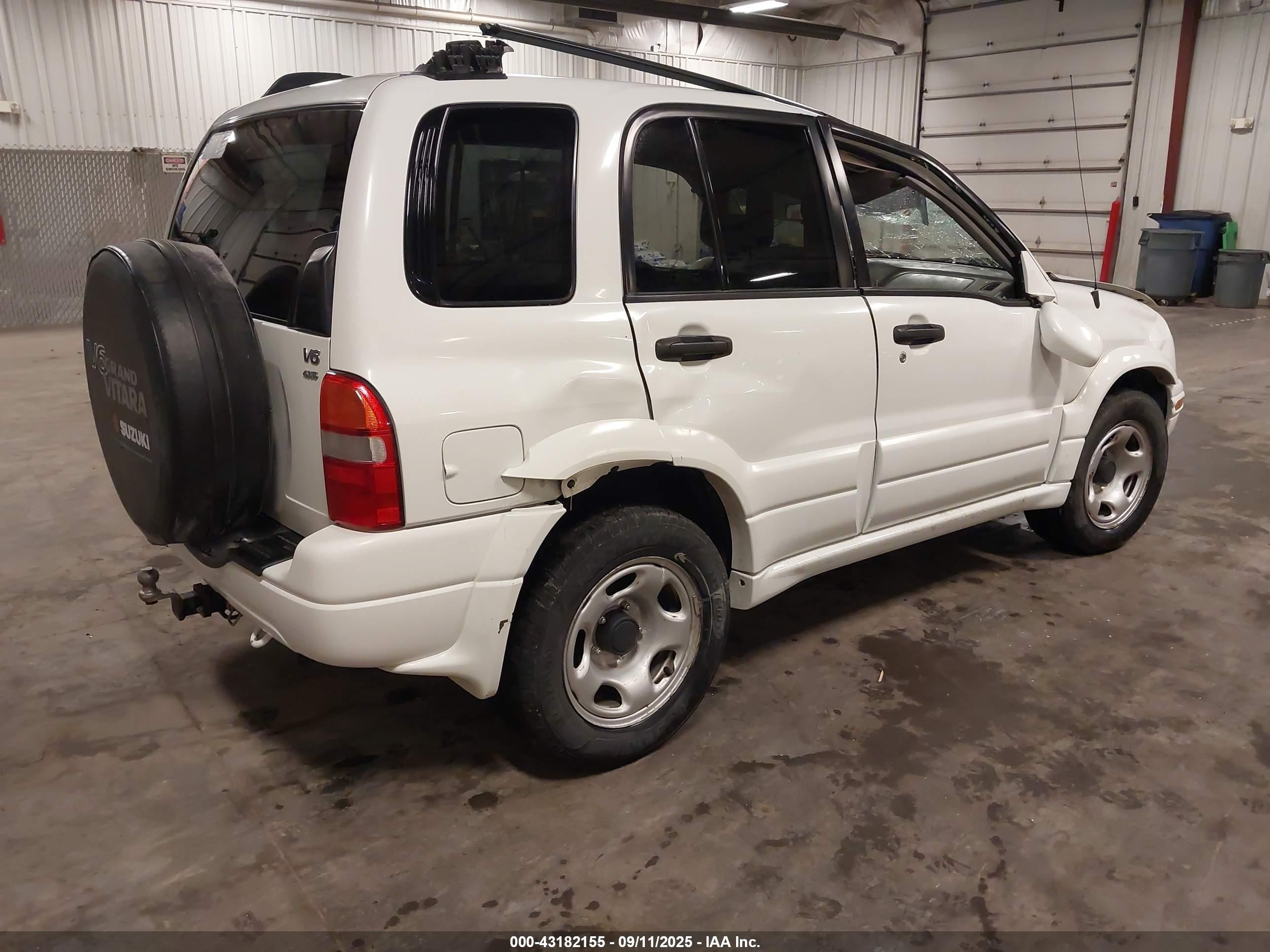 2002 Suzuki Grand Vitara Jlx/limited White vin: JS3TD62V124155120