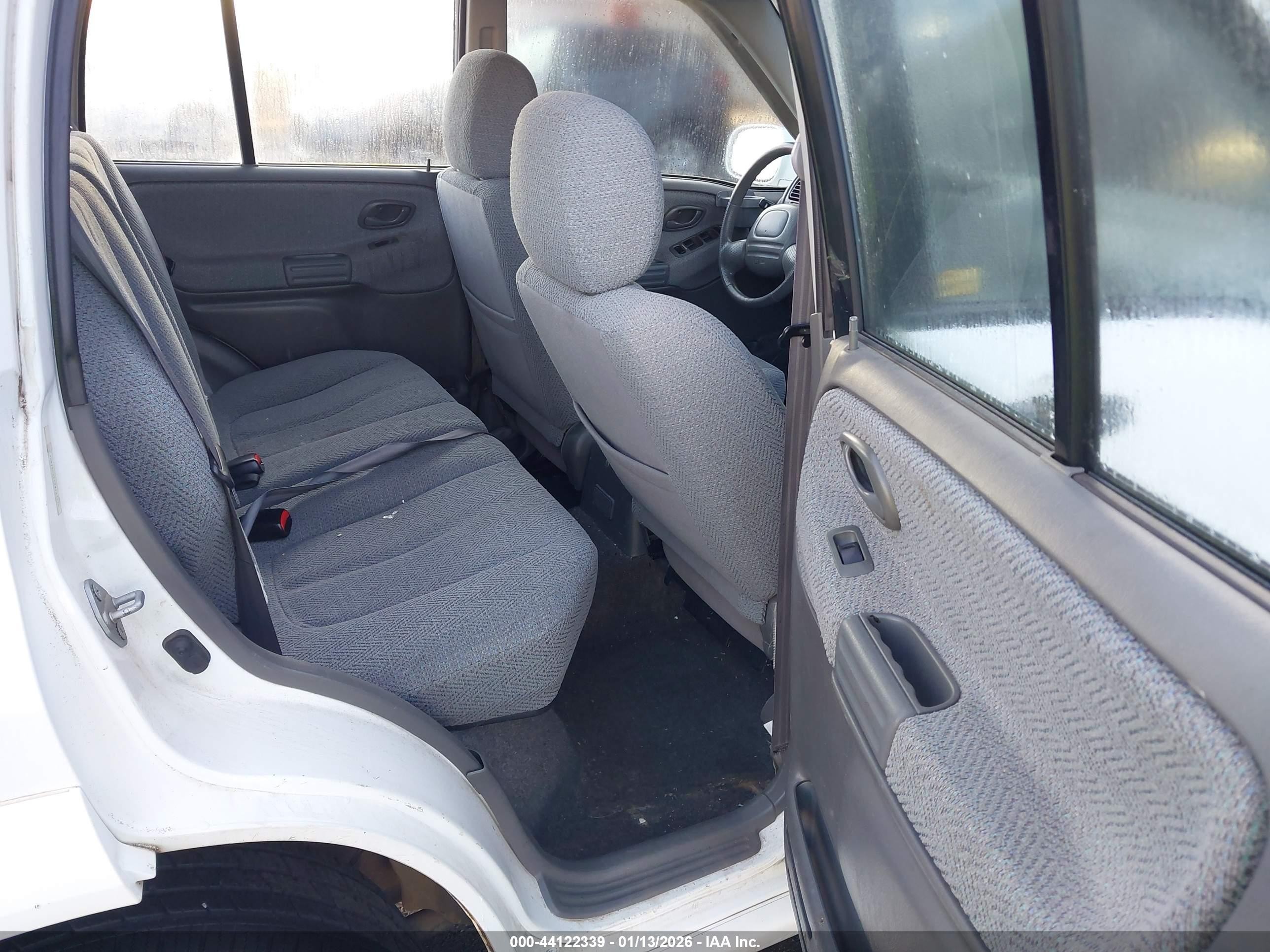 2000 Suzuki Grand Vitara Jlx/jlx+/limited White vin: JS3TD62V1Y4131795