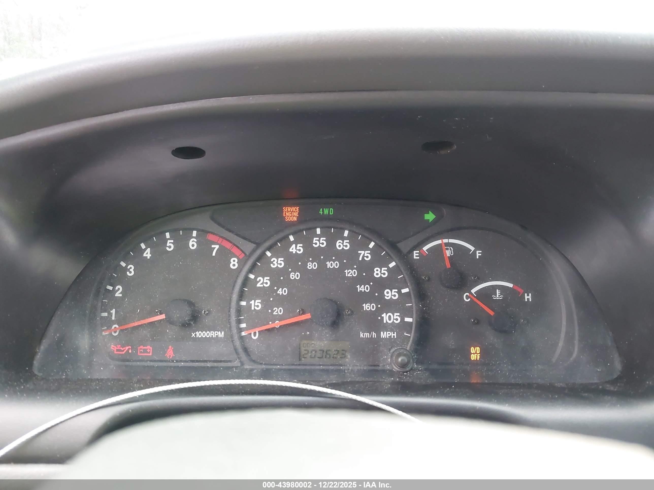 1999 Suzuki Grand Vitara Jlx/jlx+ Silver vin: JS3TD62V5X4102606