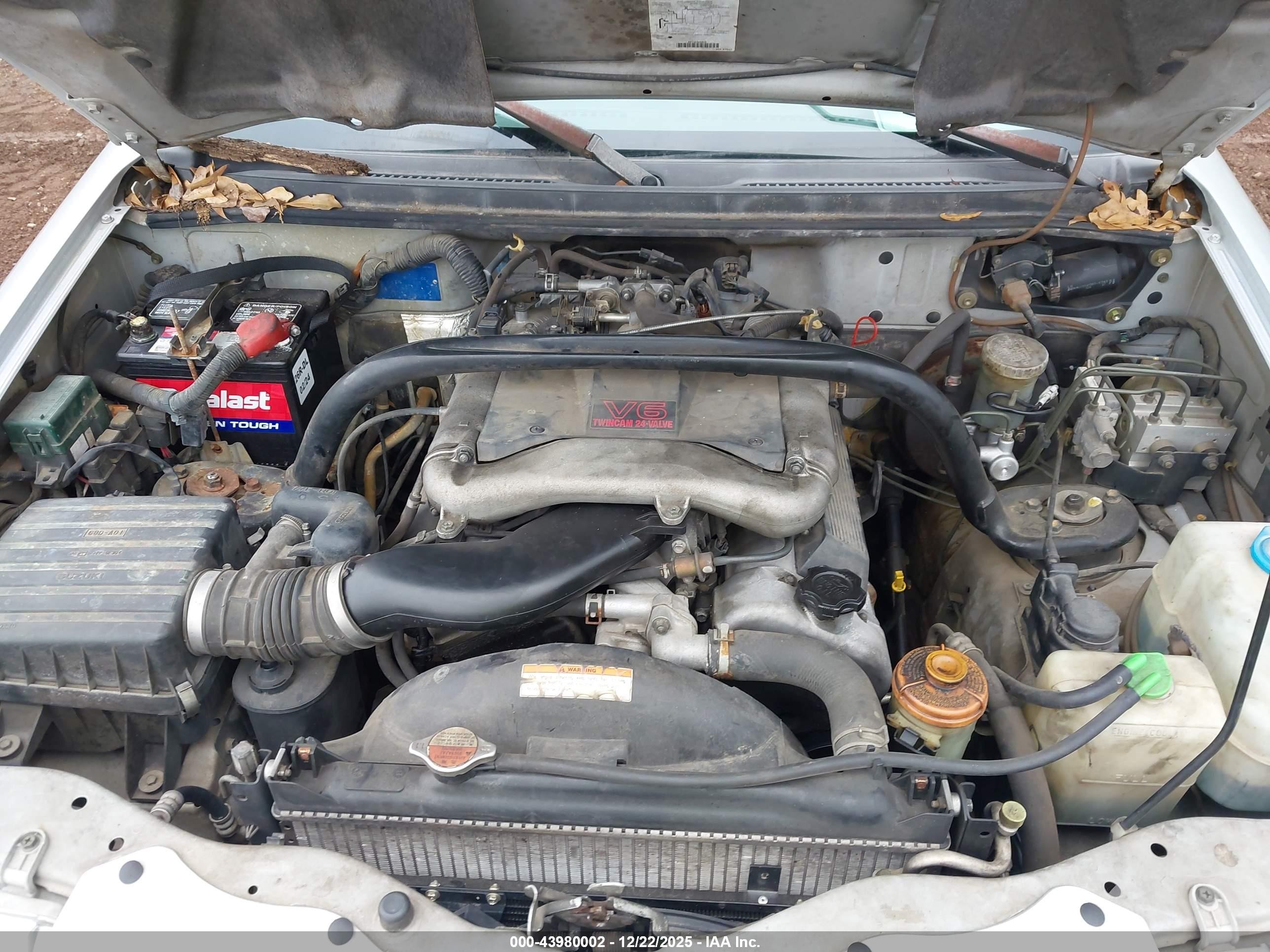 1999 Suzuki Grand Vitara Jlx/jlx+ Silver vin: JS3TD62V5X4102606