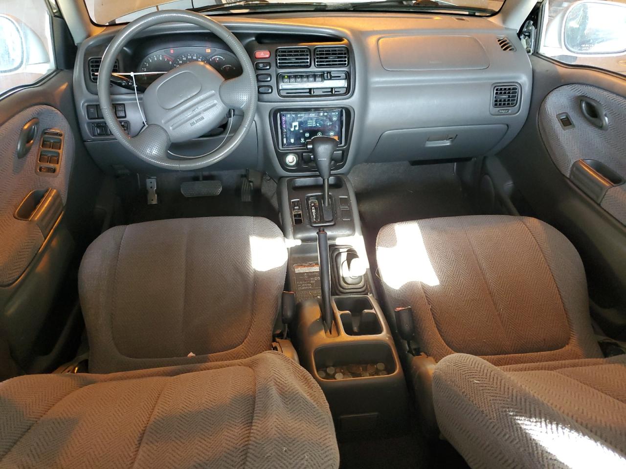 2000 Suzuki Grand Vitara Jlx Limited Silver vin: JS3TD62V5Y4107709