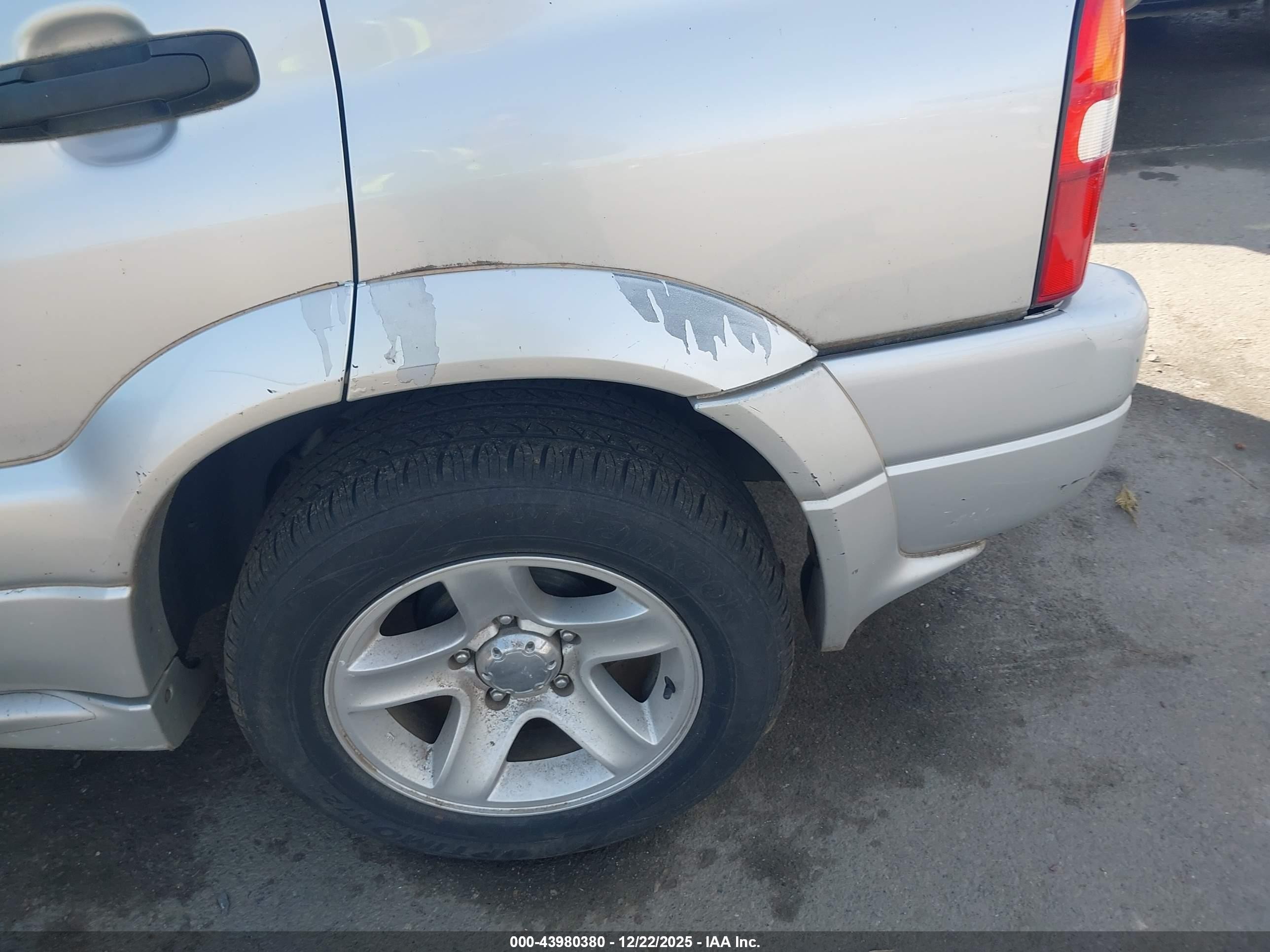 2001 Suzuki Grand Vitara Jlx/jlx+/limited Silver vin: JS3TD62V714165181