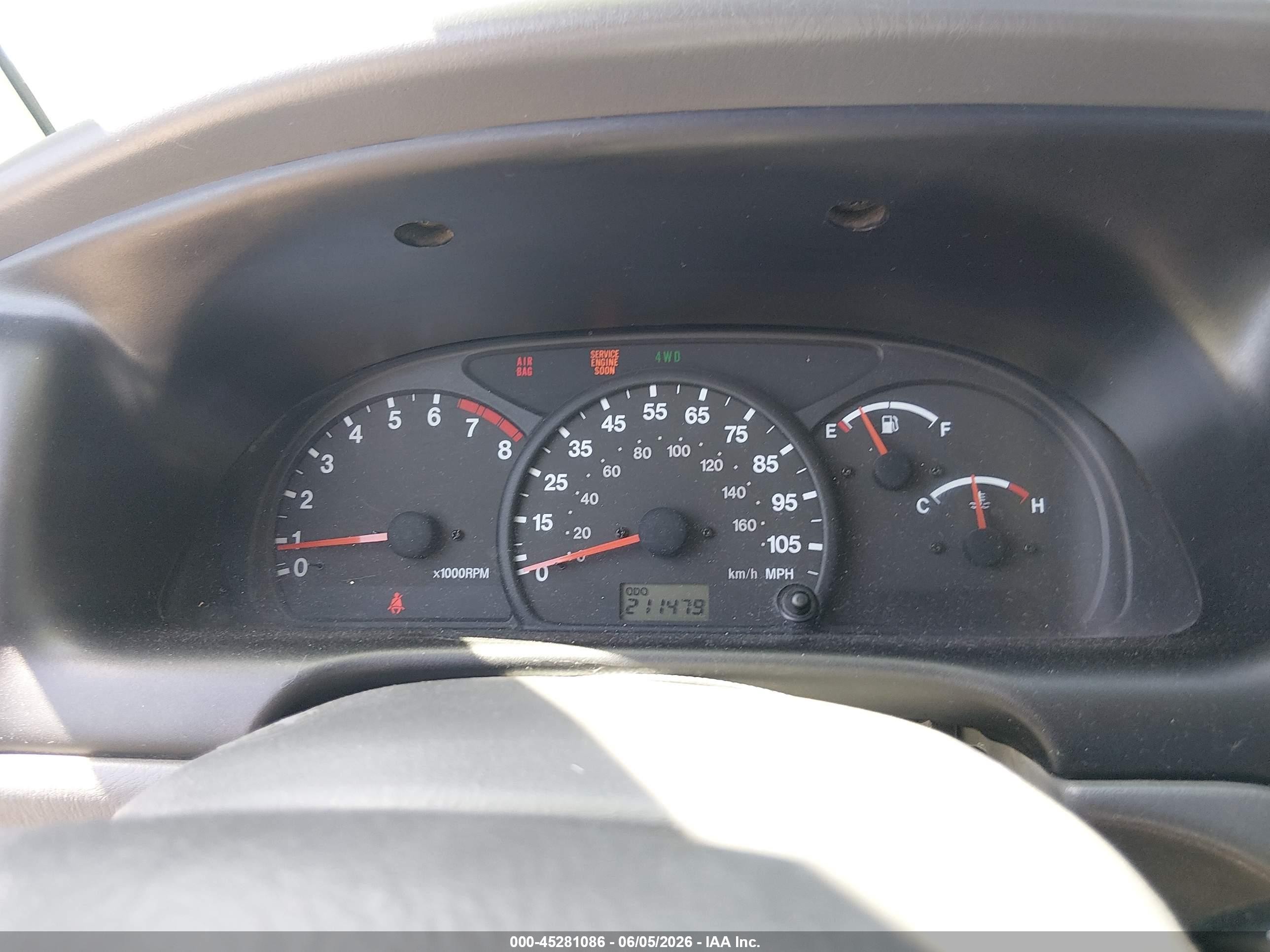 1999 Suzuki Grand Vitara Jlx/jlx+ Silver vin: JS3TD62V8X4113079