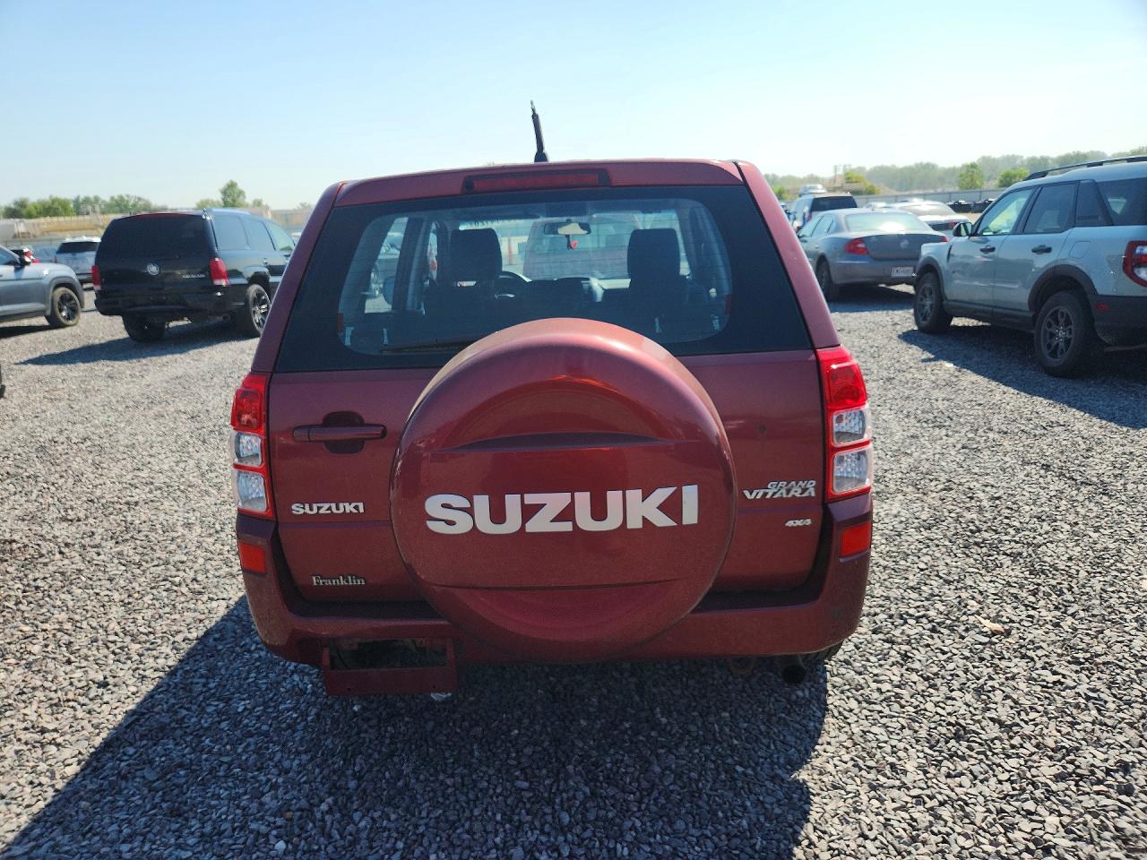 2008 Suzuki Grand Vitara Red vin: JS3TD941084100341