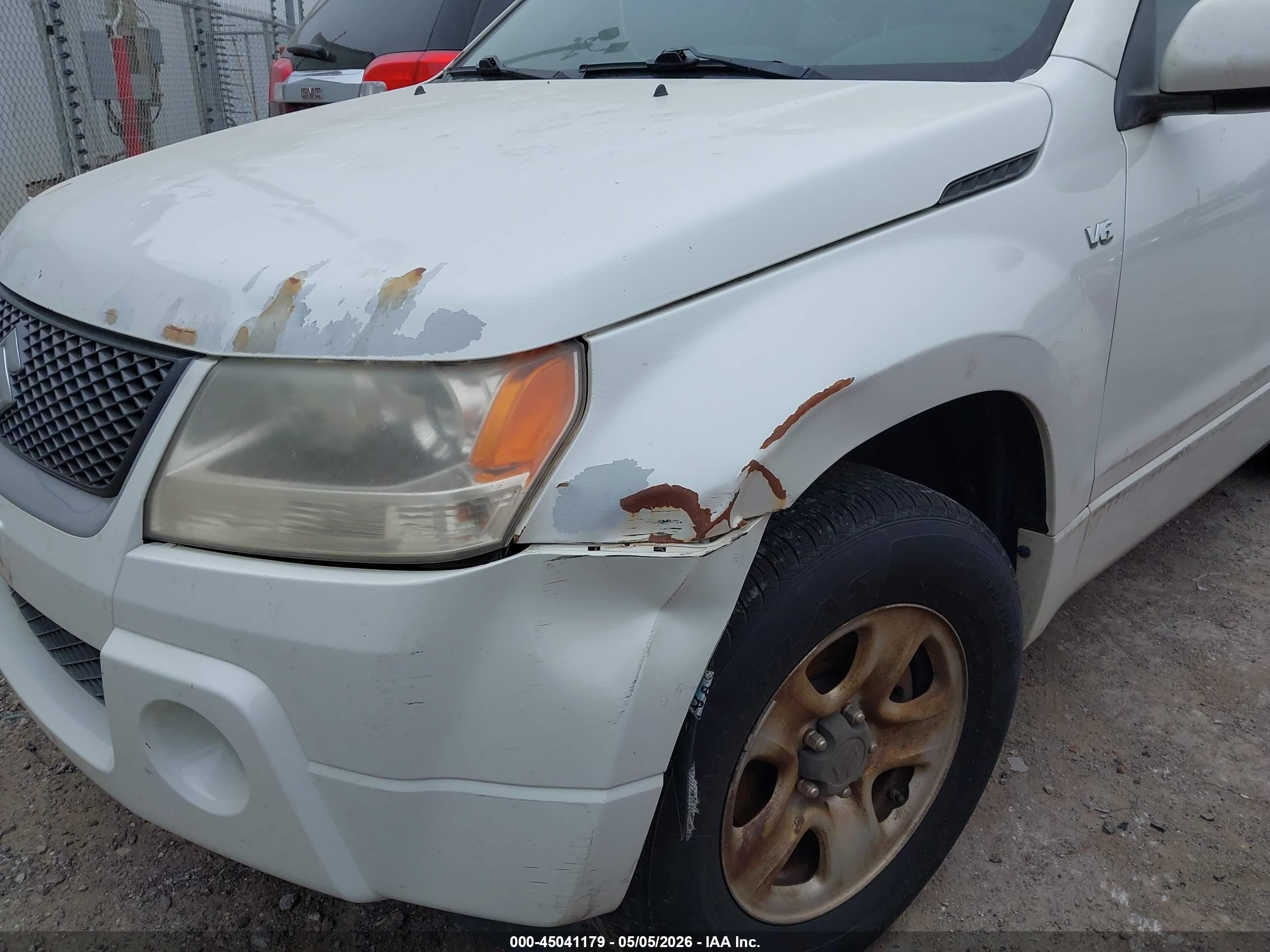 2008 Suzuki Grand Vitara Spare   Cargo Covers White vin: JS3TD941084102428