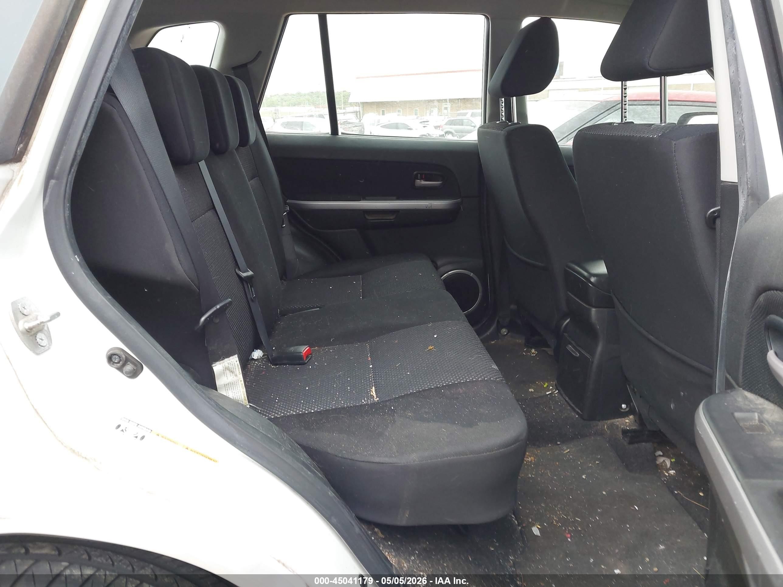 2008 Suzuki Grand Vitara Spare   Cargo Covers White vin: JS3TD941084102428
