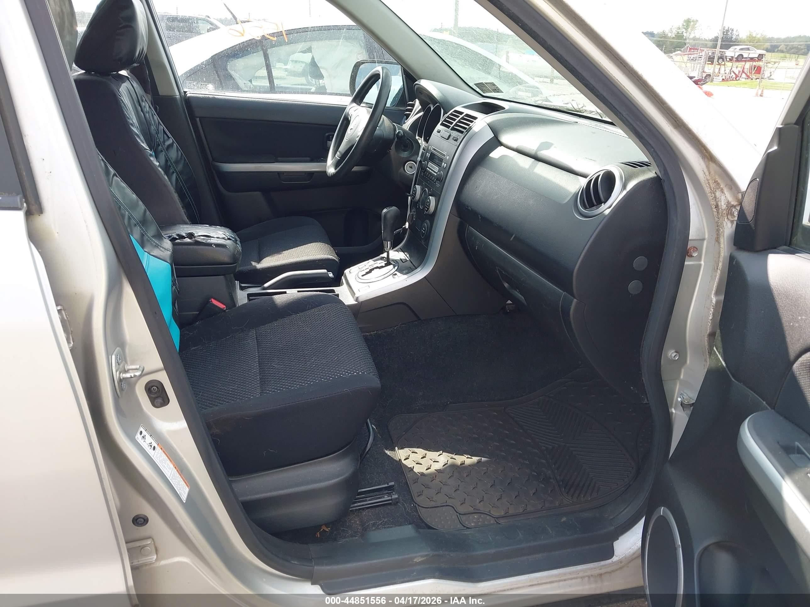 2008 Suzuki Grand Vitara   Серебряный vin: JS3TD941284100177