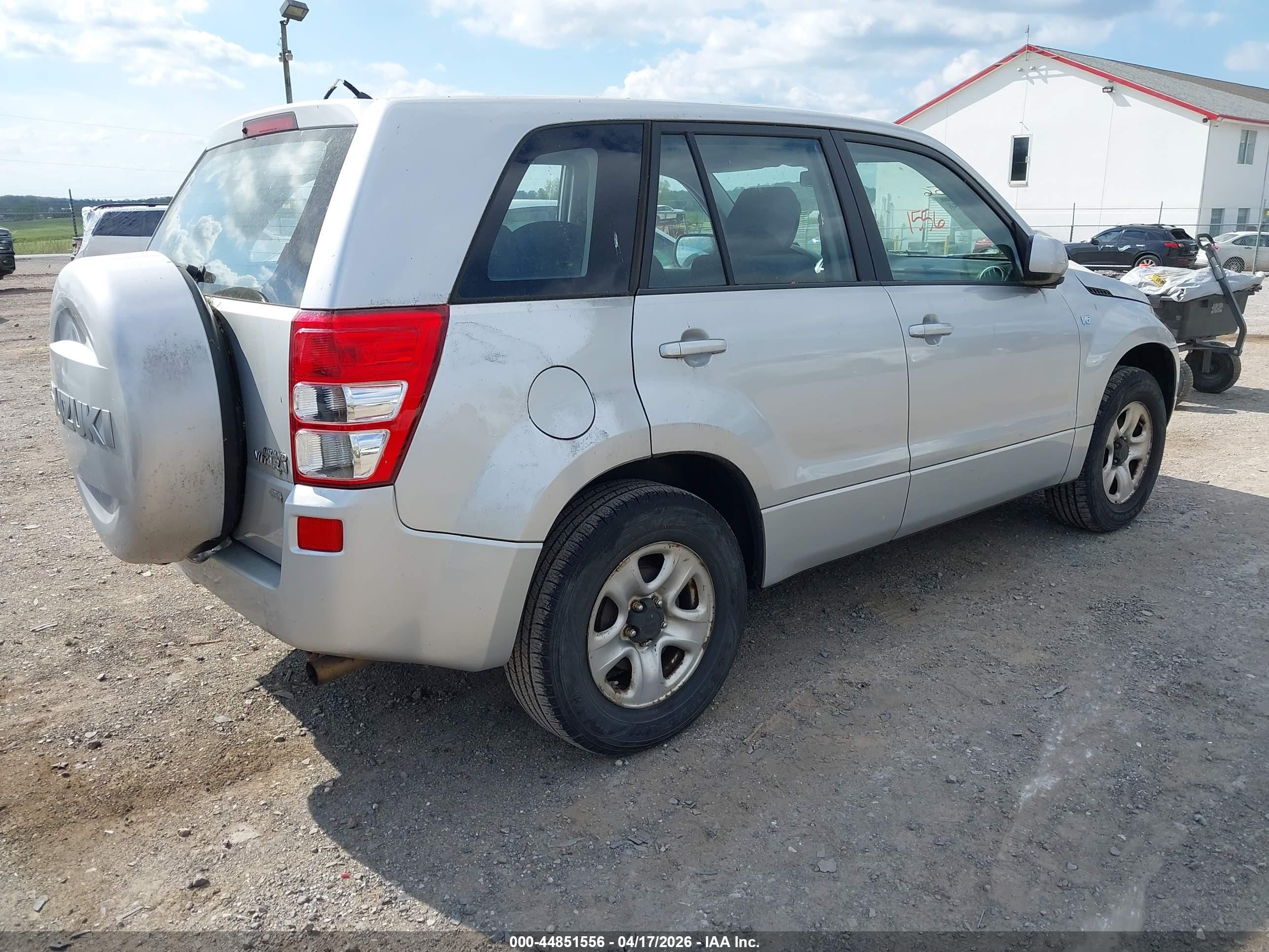 2008 Suzuki Grand Vitara   Серебряный vin: JS3TD941284100177