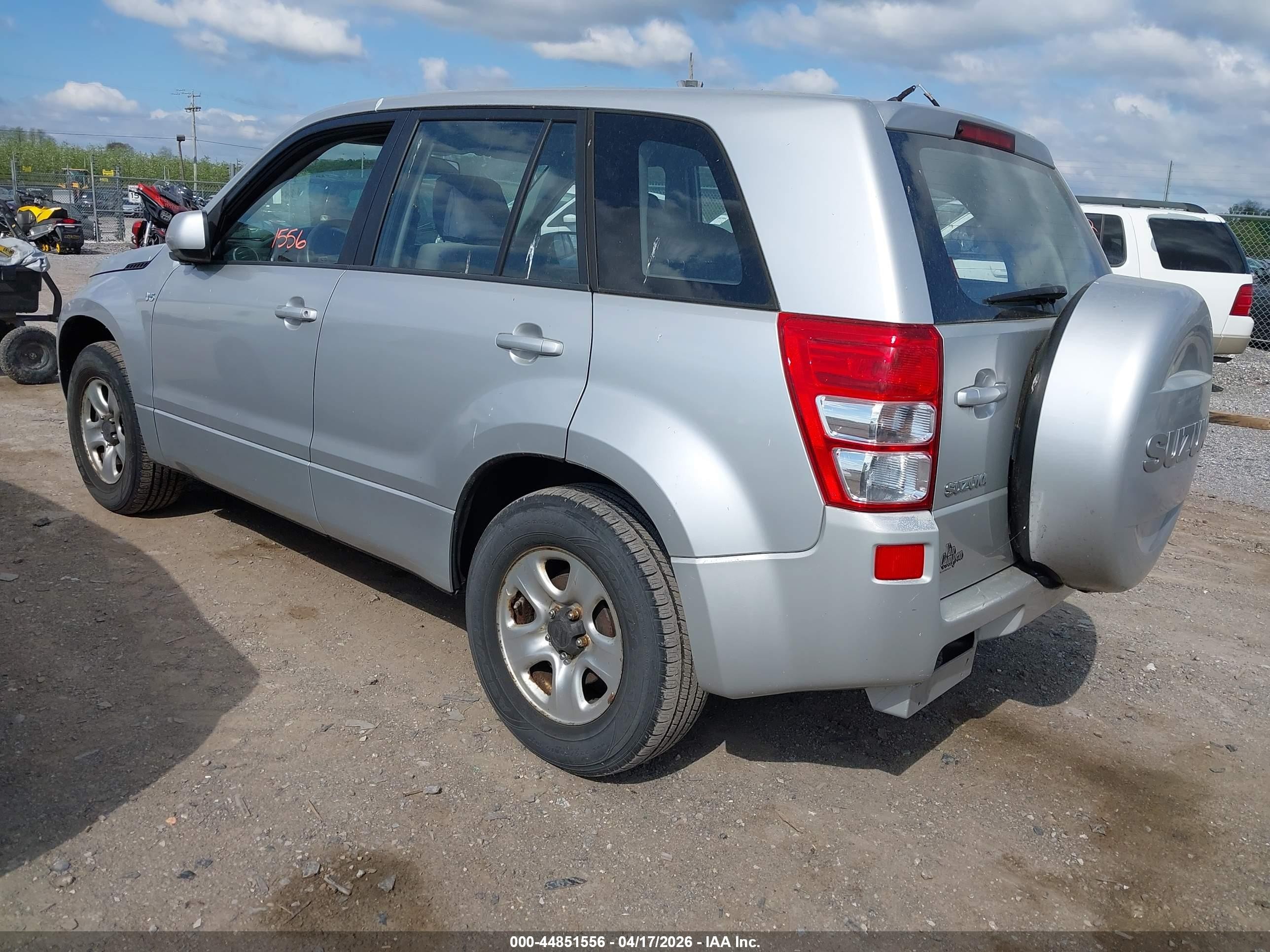 2008 Suzuki Grand Vitara   Серебряный vin: JS3TD941284100177