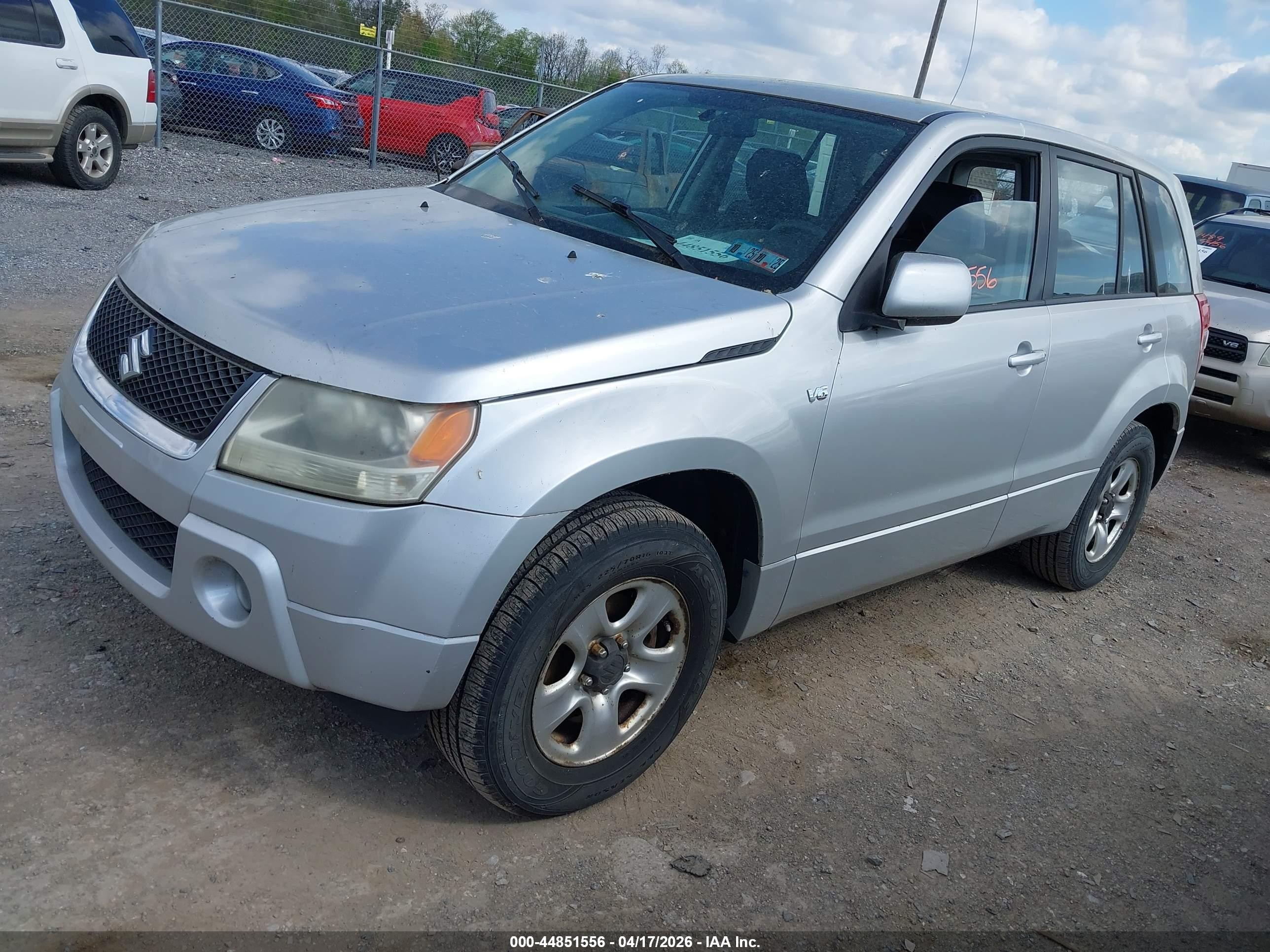 2008 Suzuki Grand Vitara   Серебряный vin: JS3TD941284100177