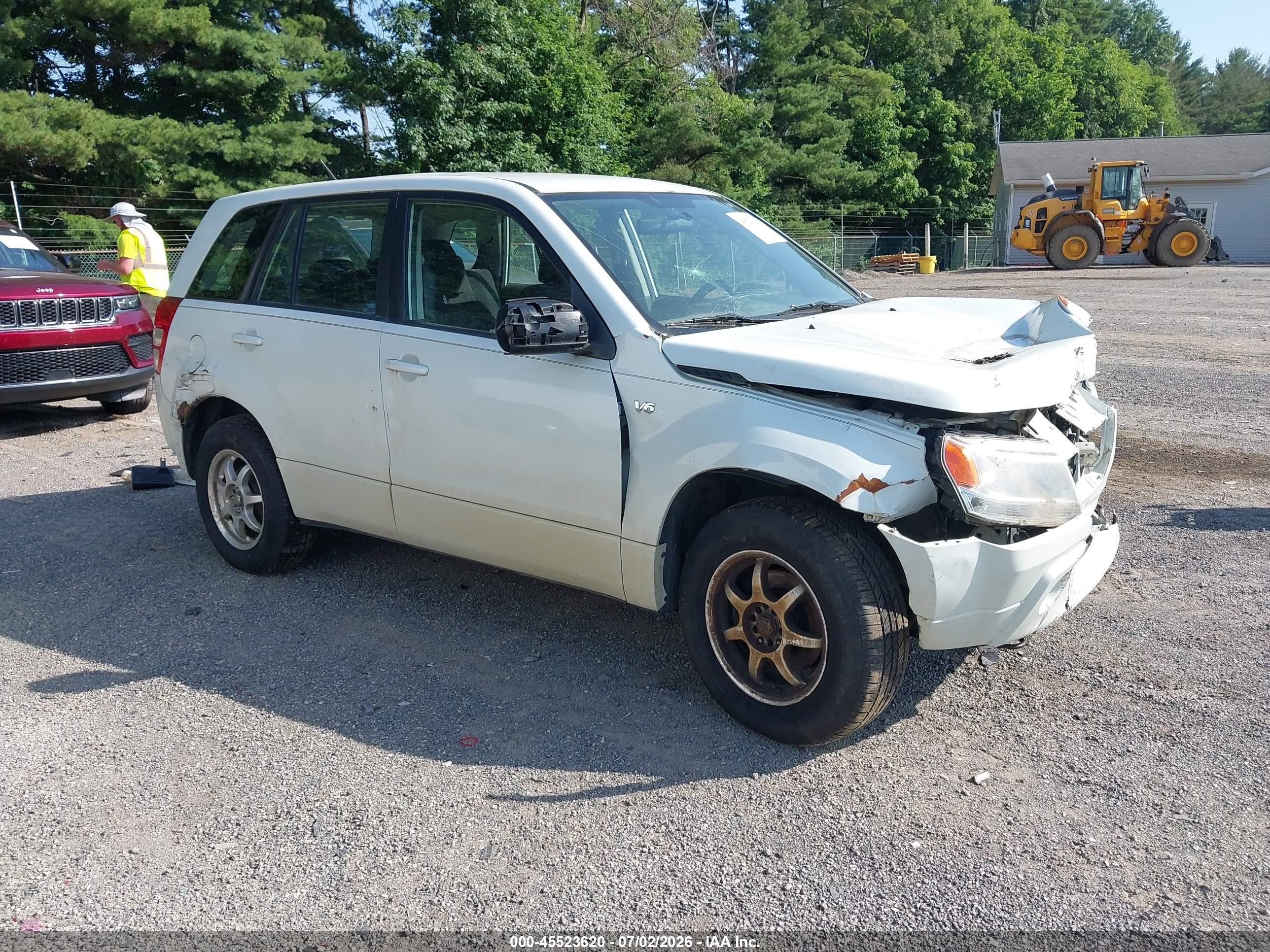 2007 Suzuki Grand Vitara   White vin: JS3TD941474202045